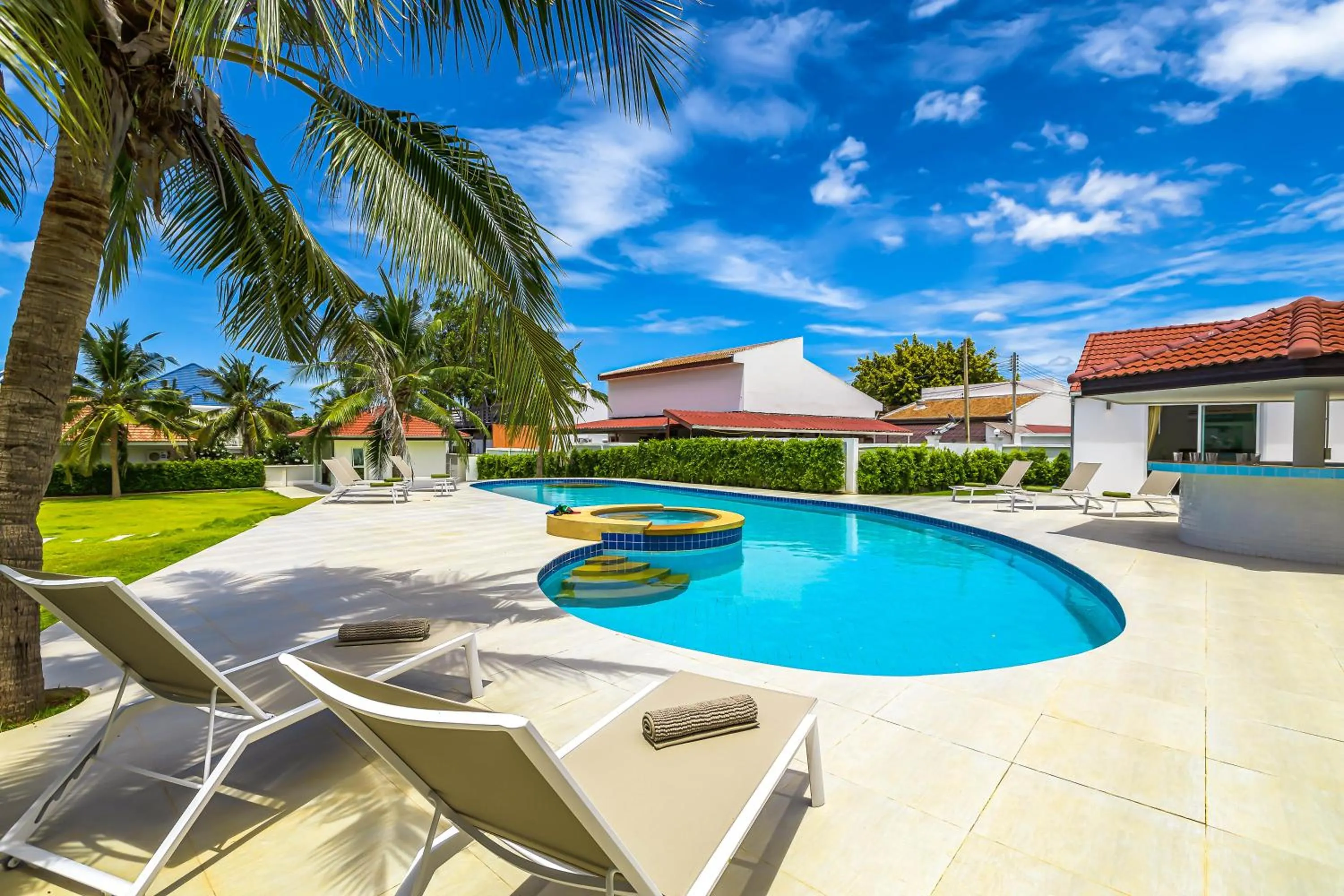 Amazing Private 6 Bedroom Pool Villa ED60