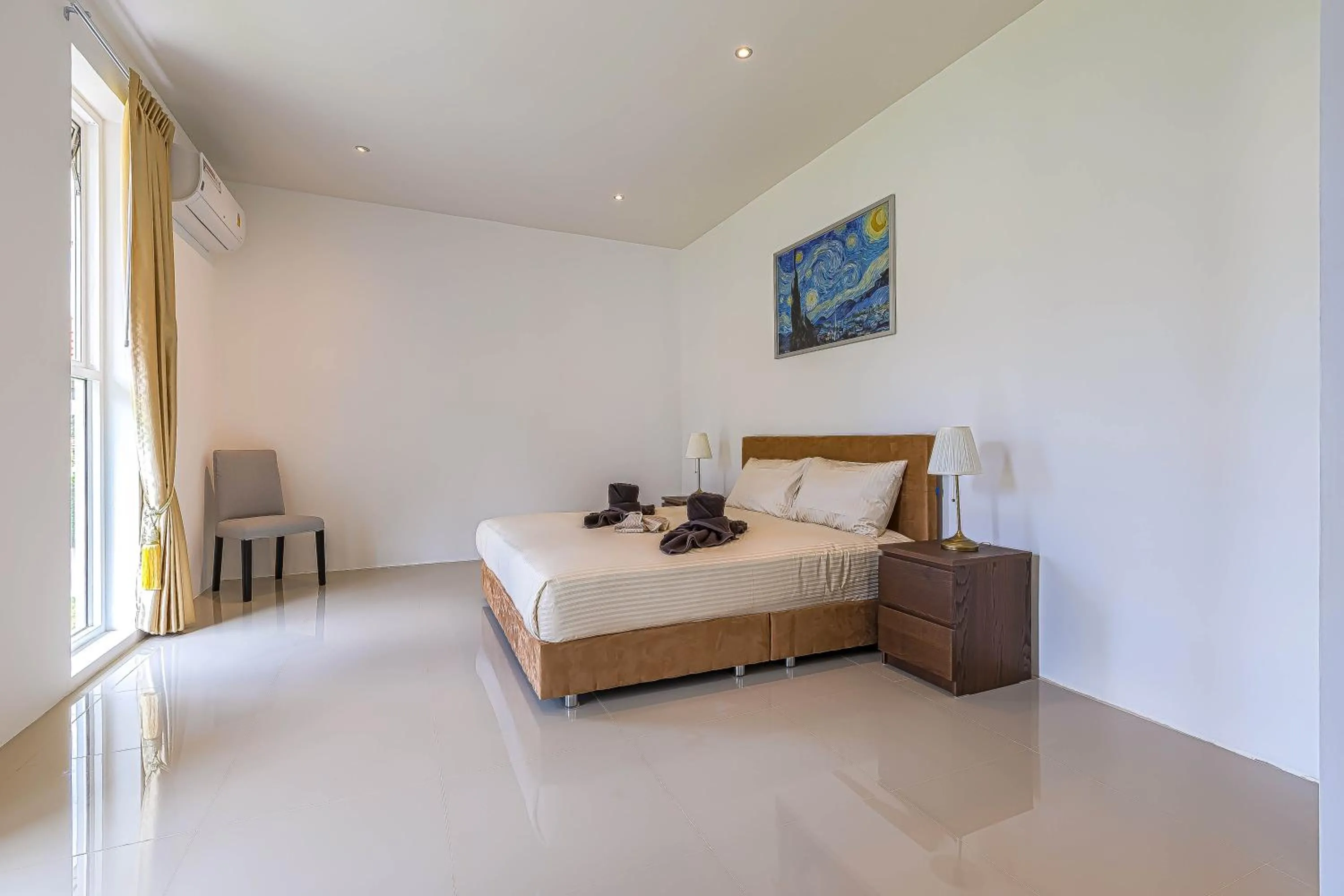 Bed in Amazing Private 6 Bedroom Pool Villa ED60
