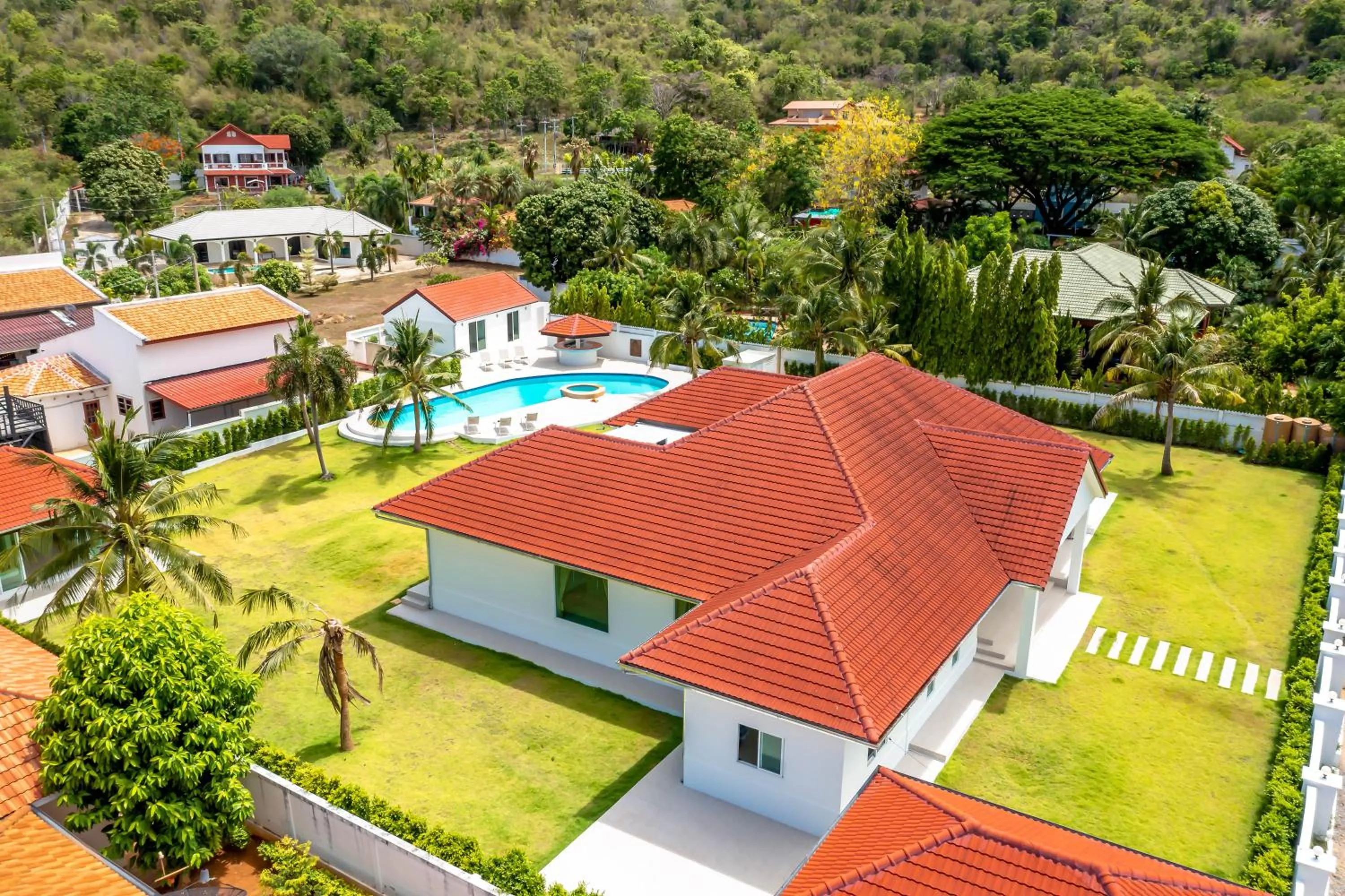 Amazing Private 6 Bedroom Pool Villa ED60