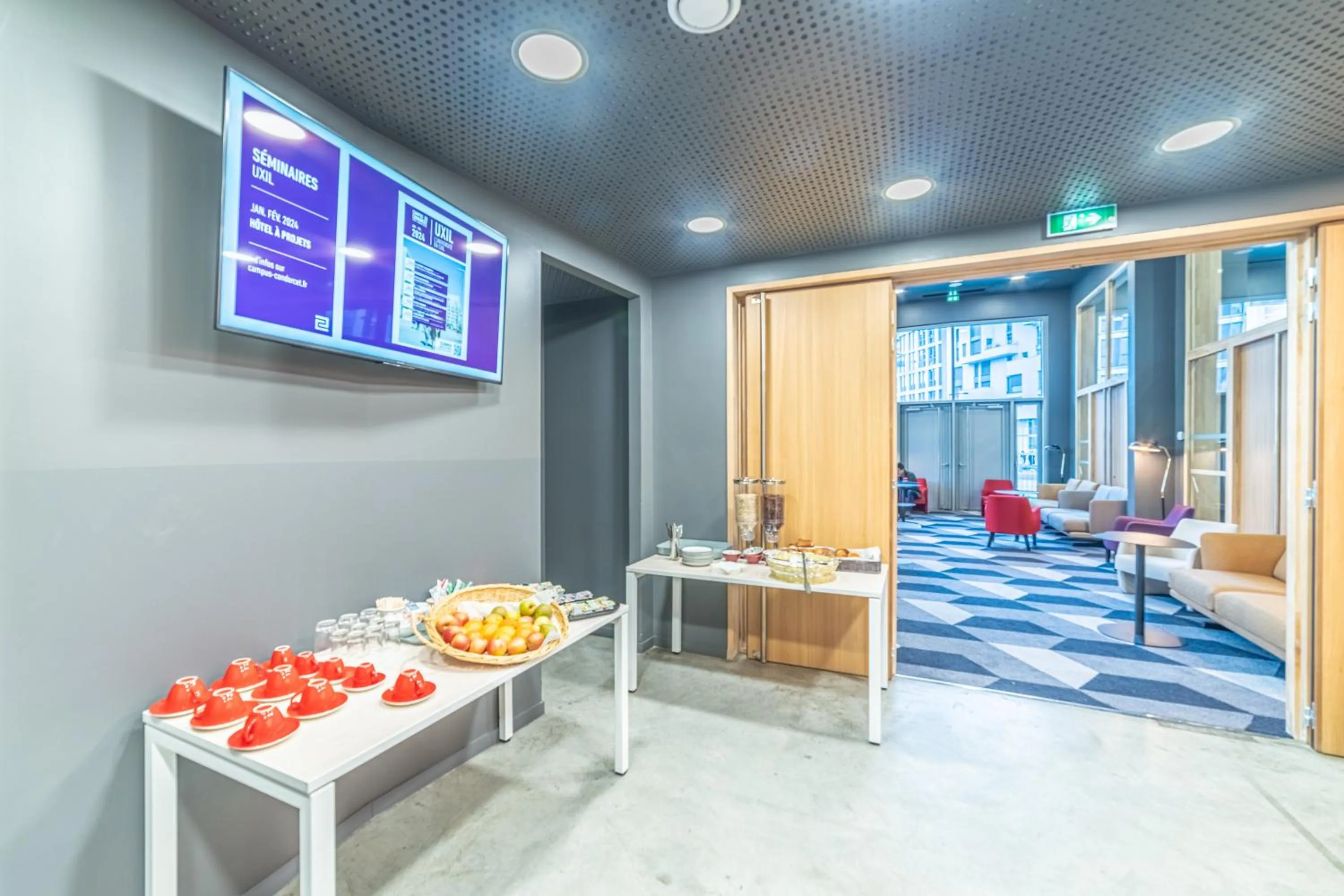 Food and drinks in Break & Home Campus Condorcet - La Maison des chercheurs Appart'Hôtel