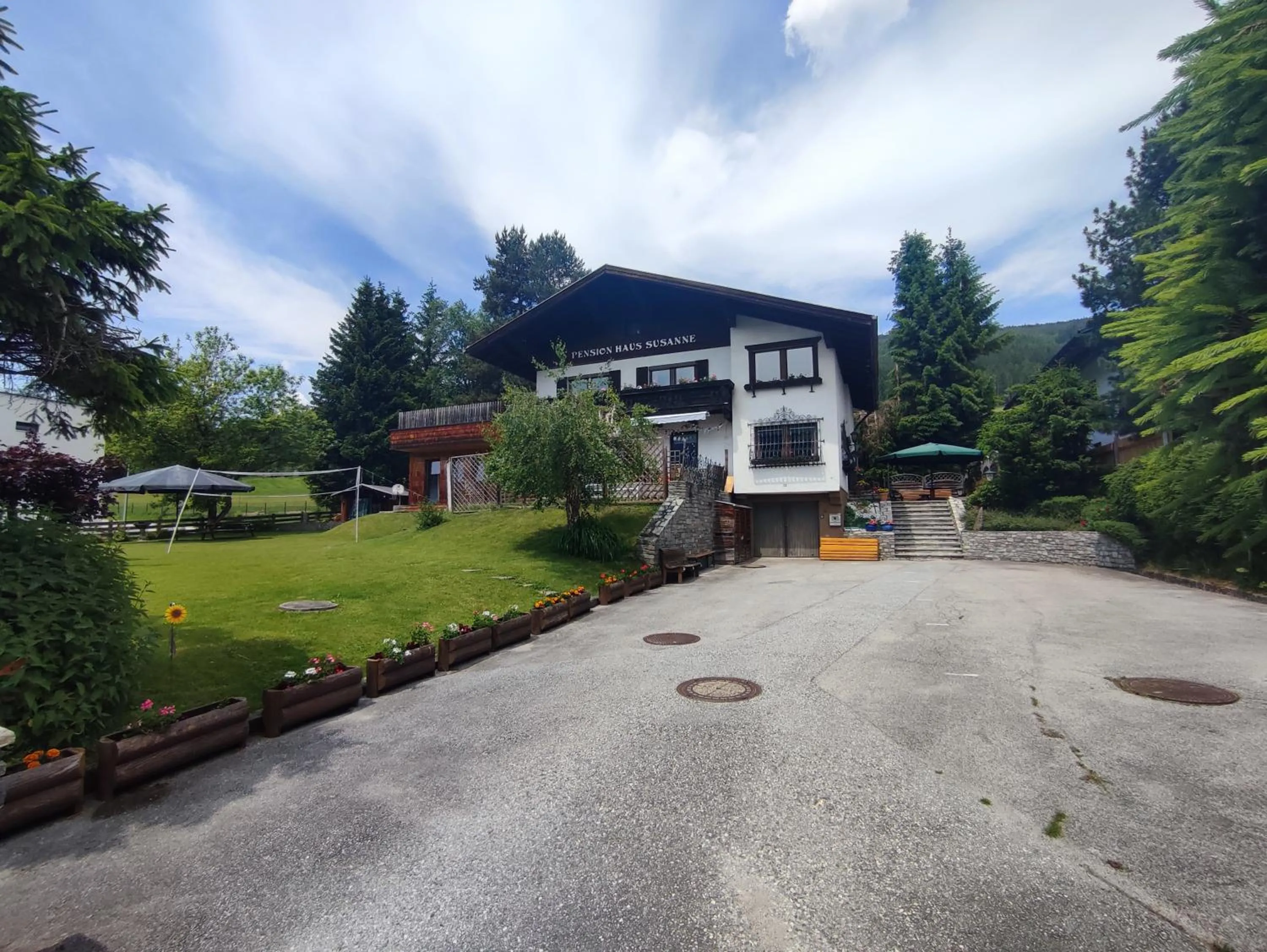 Property building in Haus Susanne