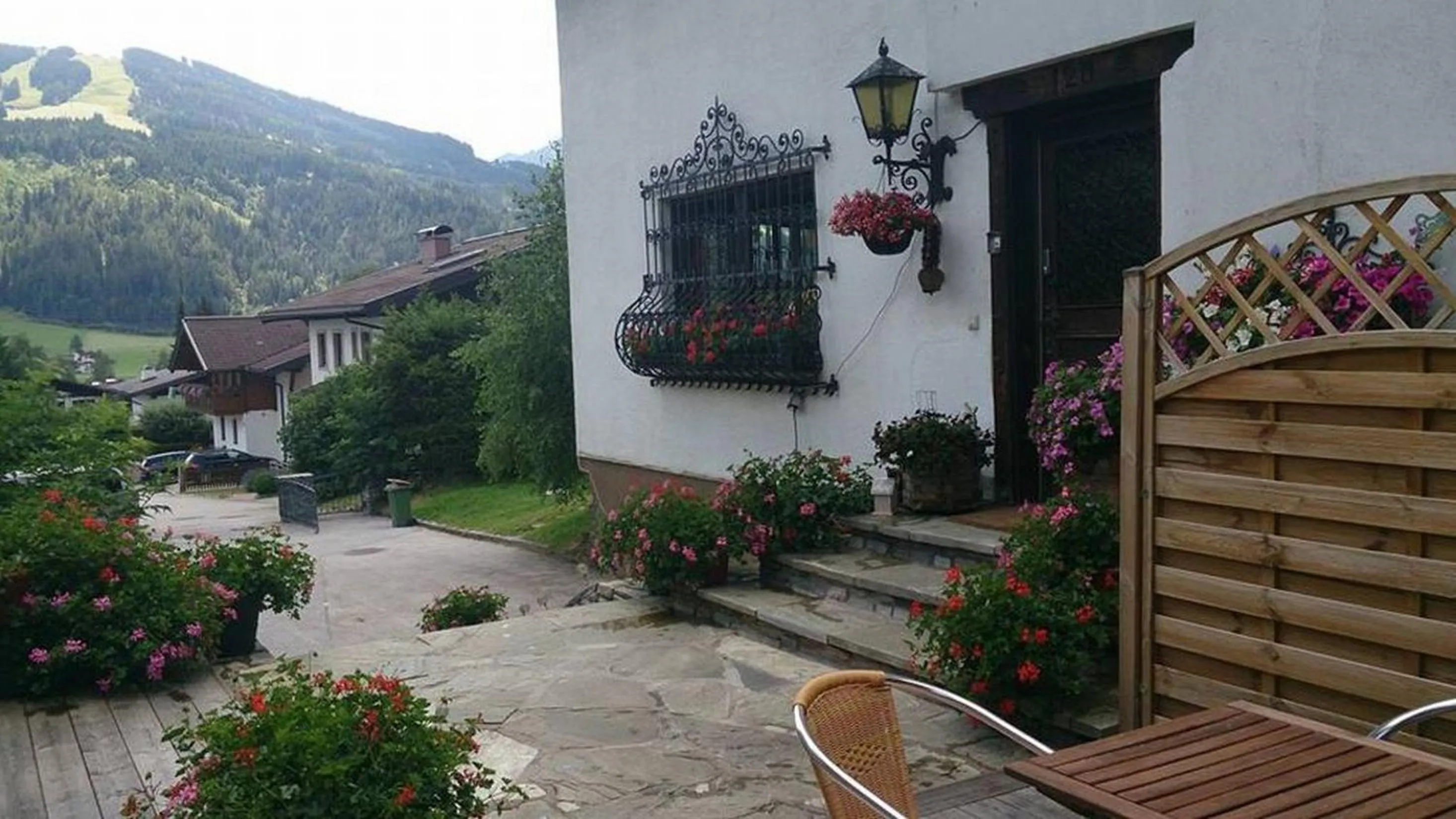 Facade/entrance in Haus Susanne