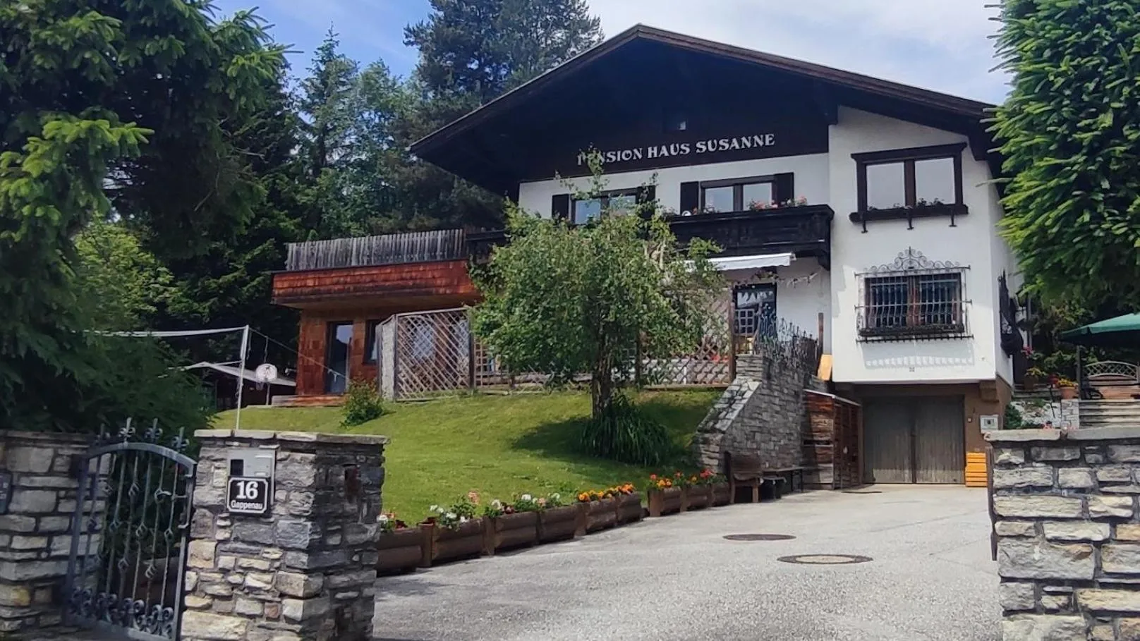 Property building in Haus Susanne