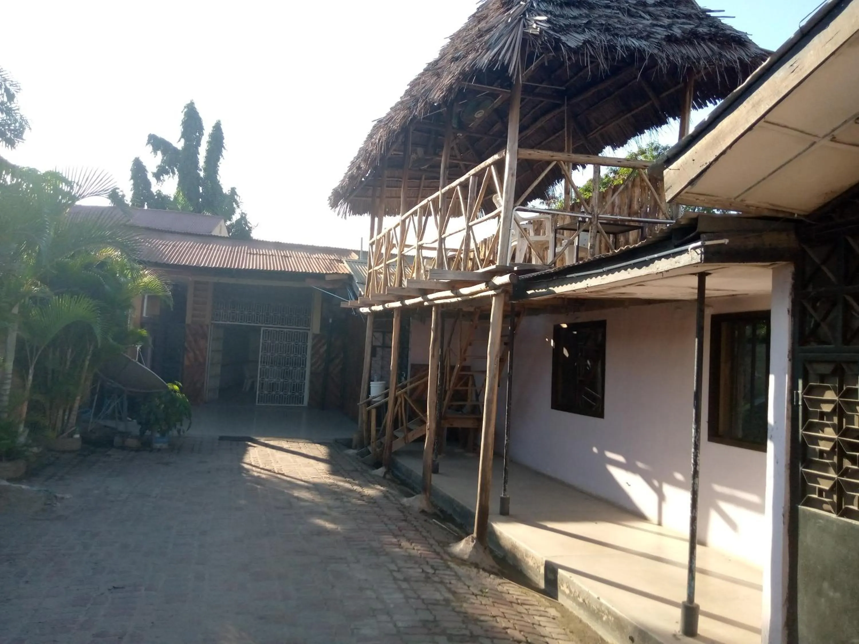 Lounge or bar in Kicec bar and guest house airport