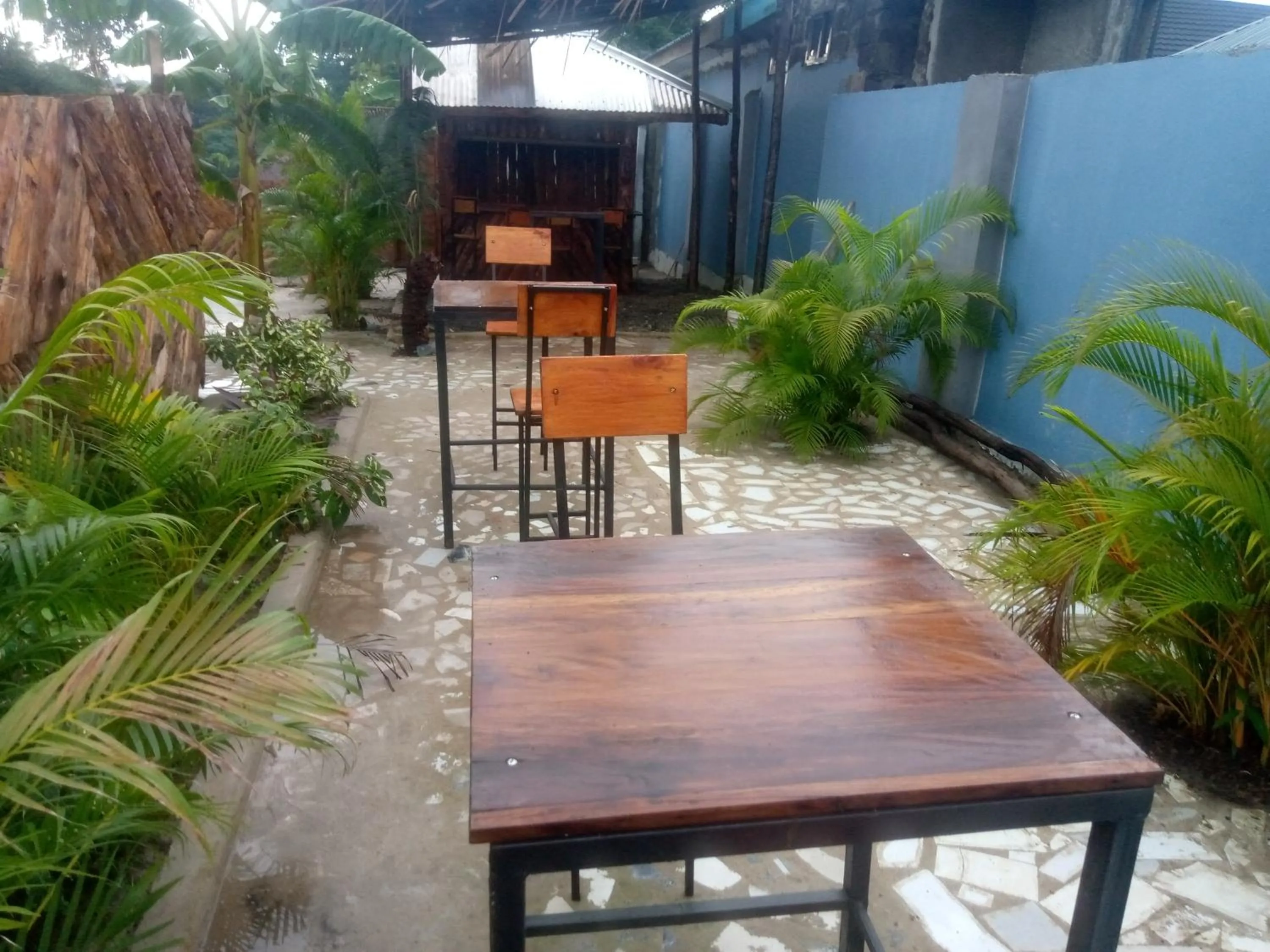 Kicec bar and guest house airport