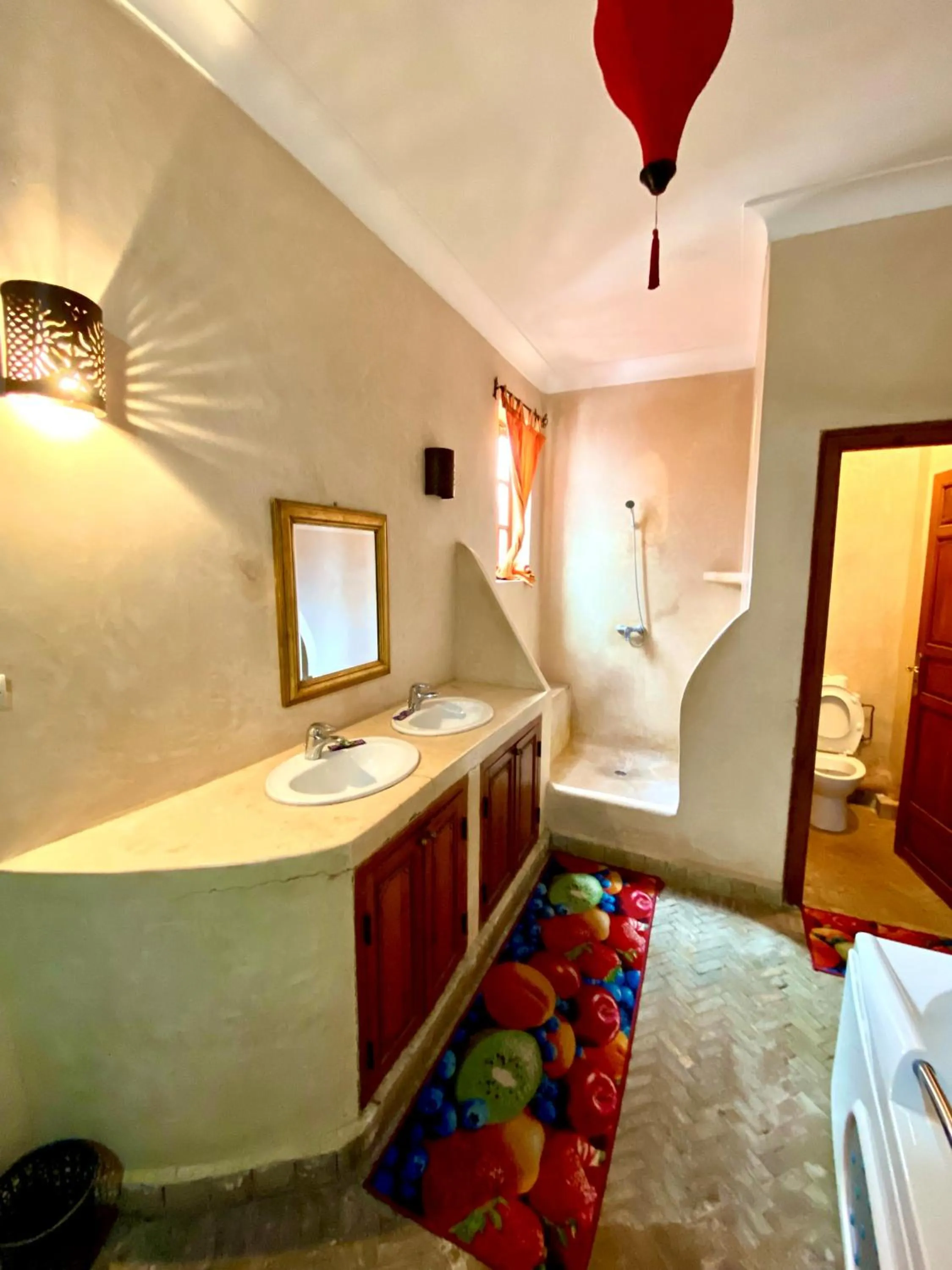 Property building, Bed in Riad Mandalay