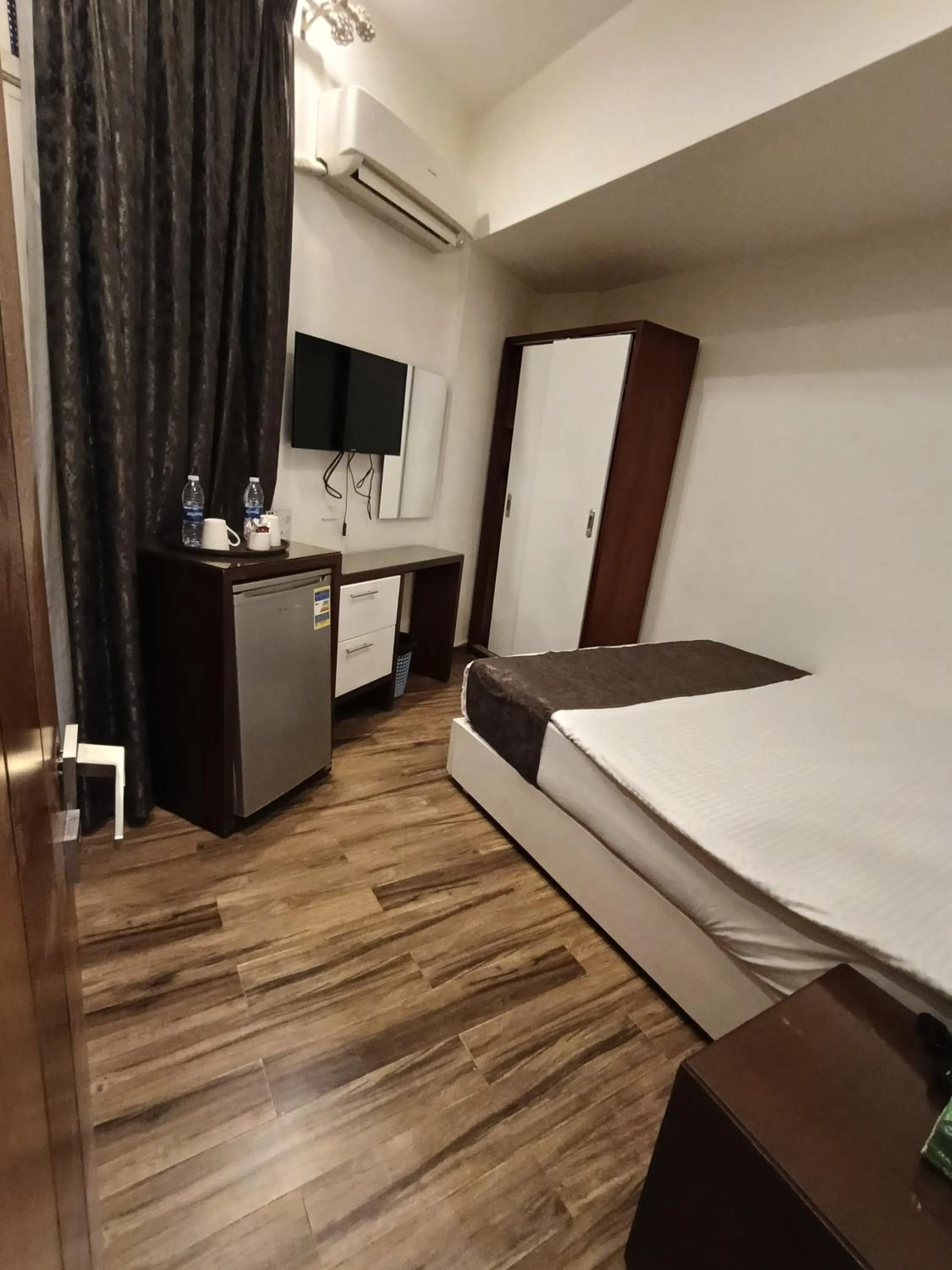 Bedroom, Bed in Museum Plaza