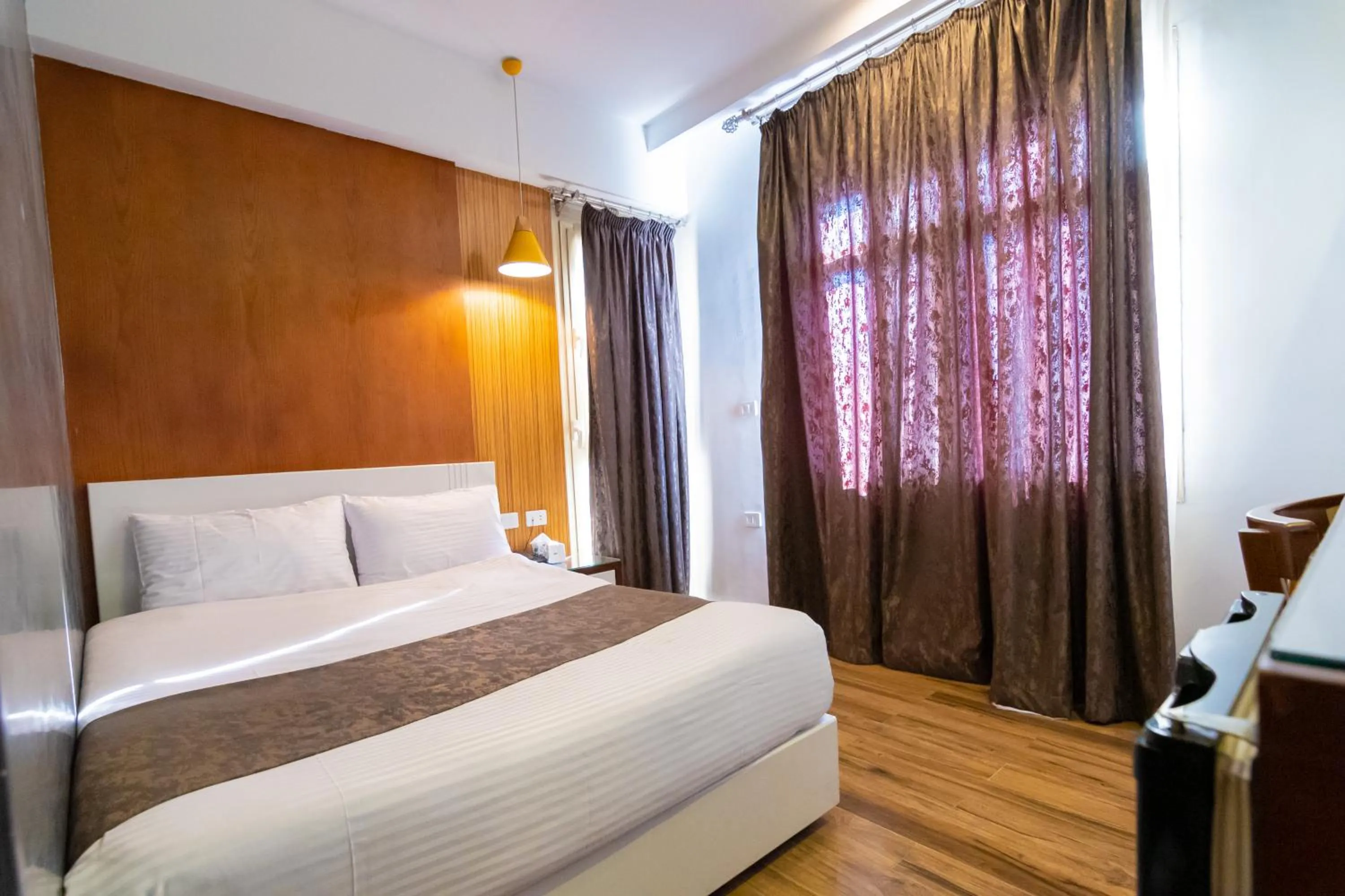 Bedroom, Bed in Museum Plaza