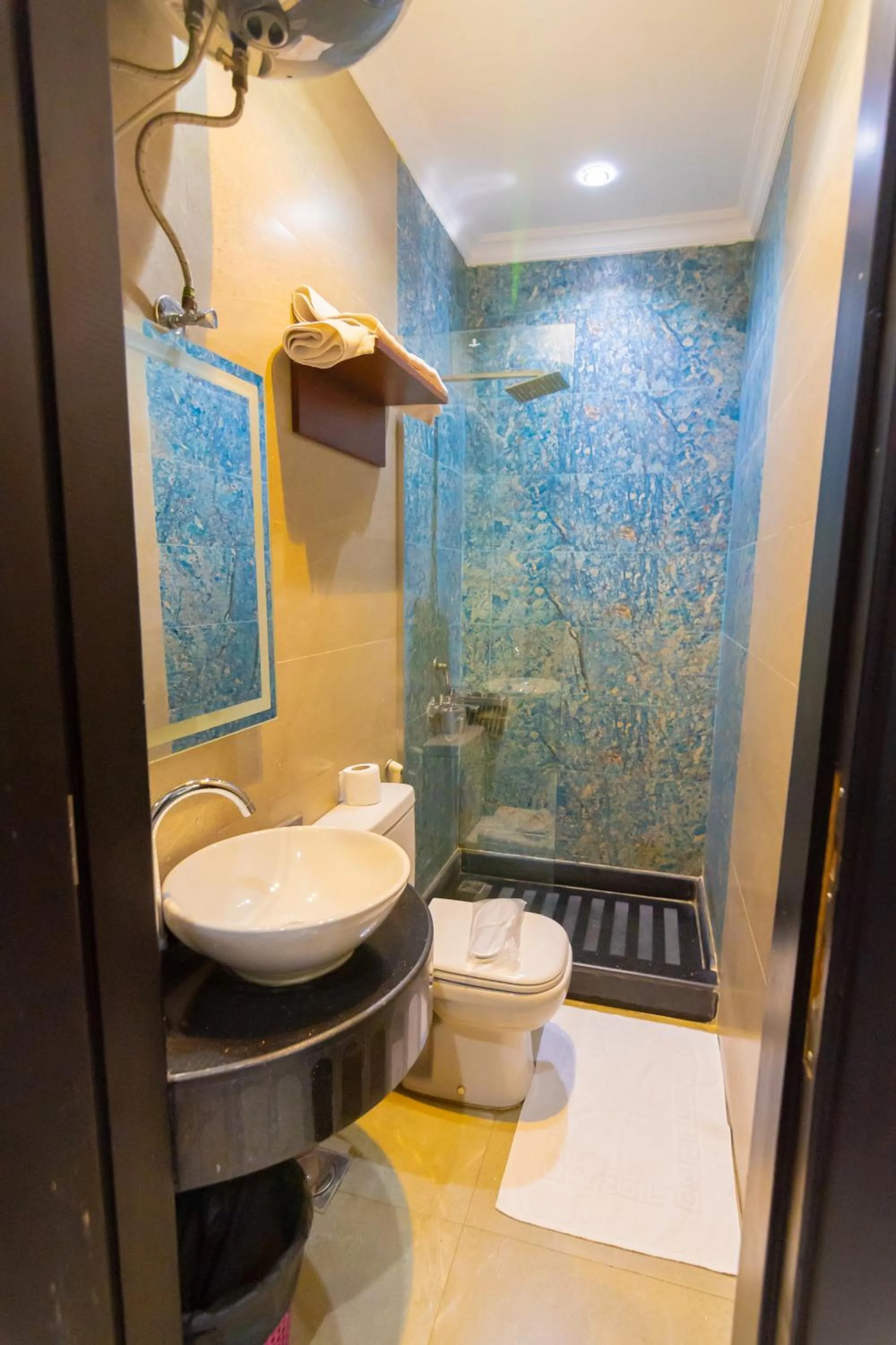 Bathroom in Museum Plaza