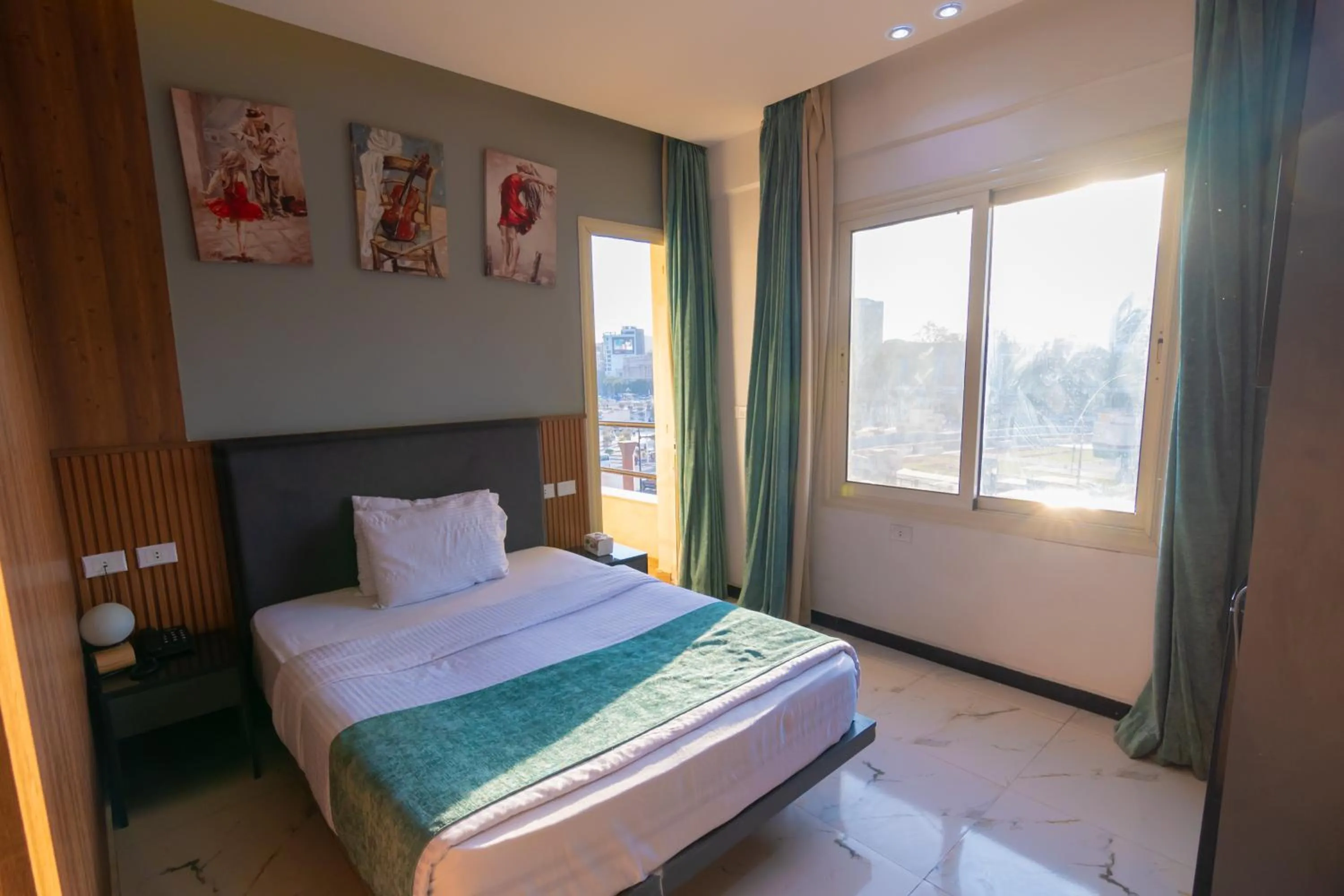 Bedroom, Bed in Museum Plaza