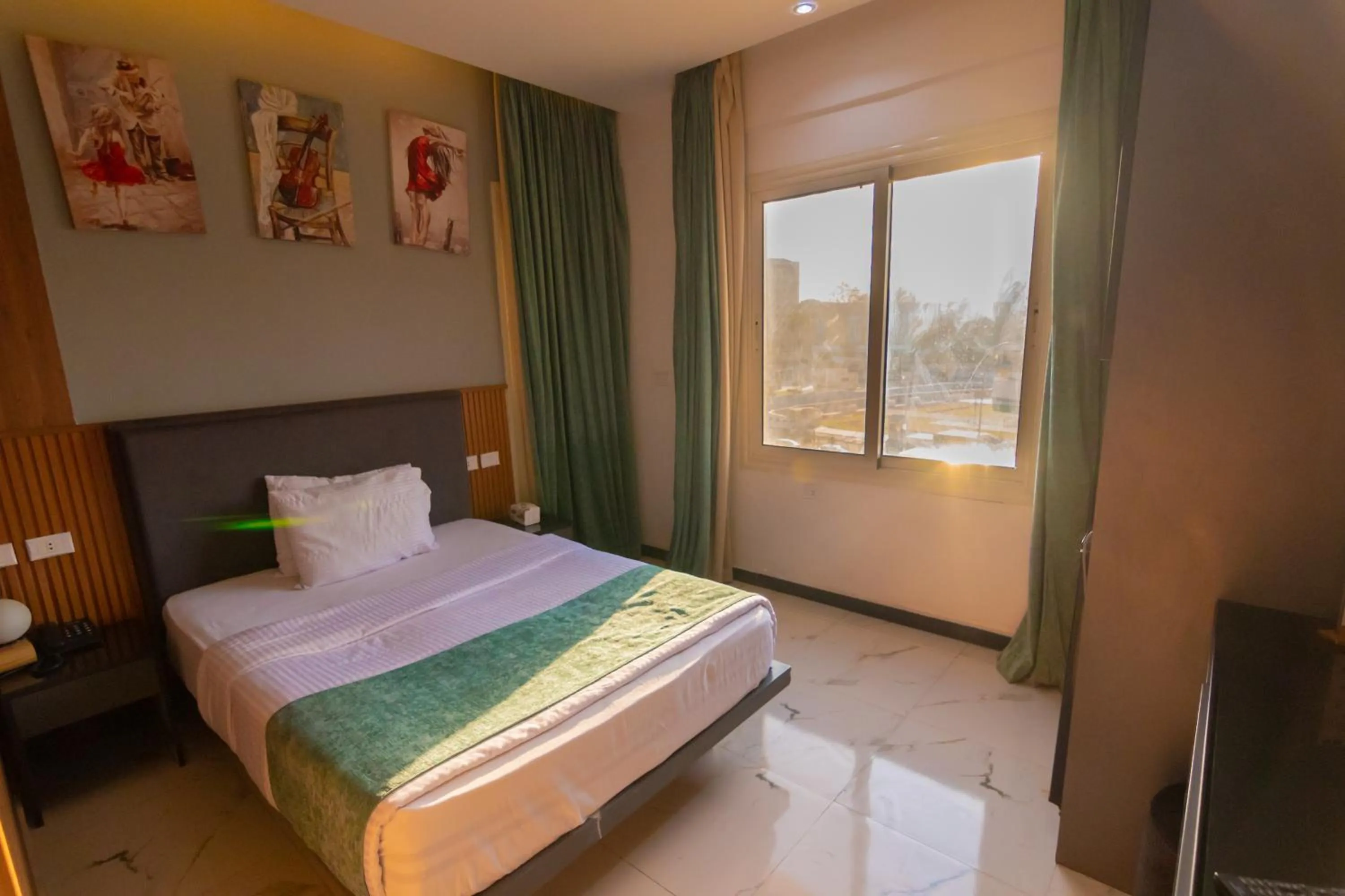 Bedroom, Bed in Museum Plaza