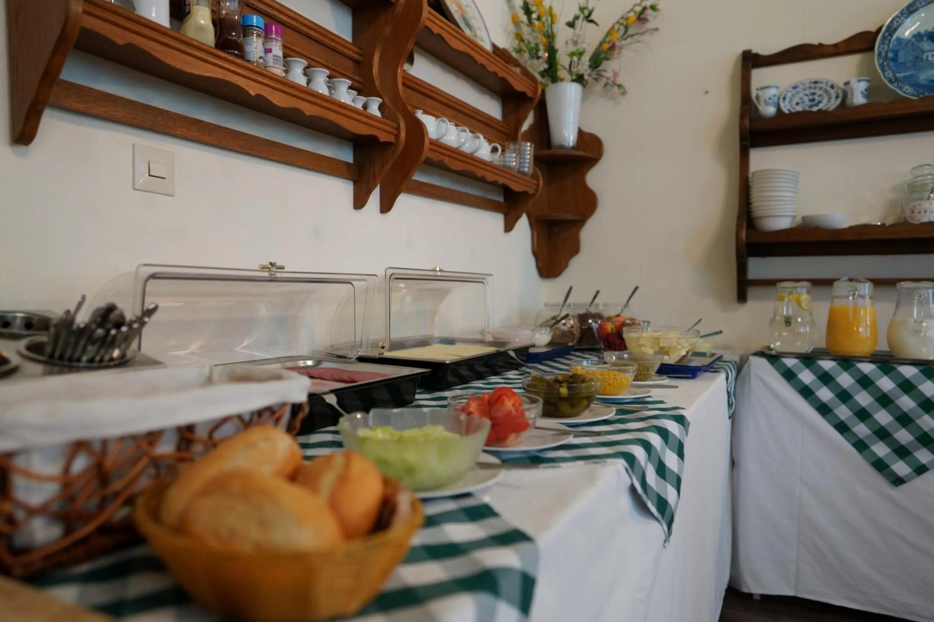 Buffet breakfast in Hotel Xantener Eck