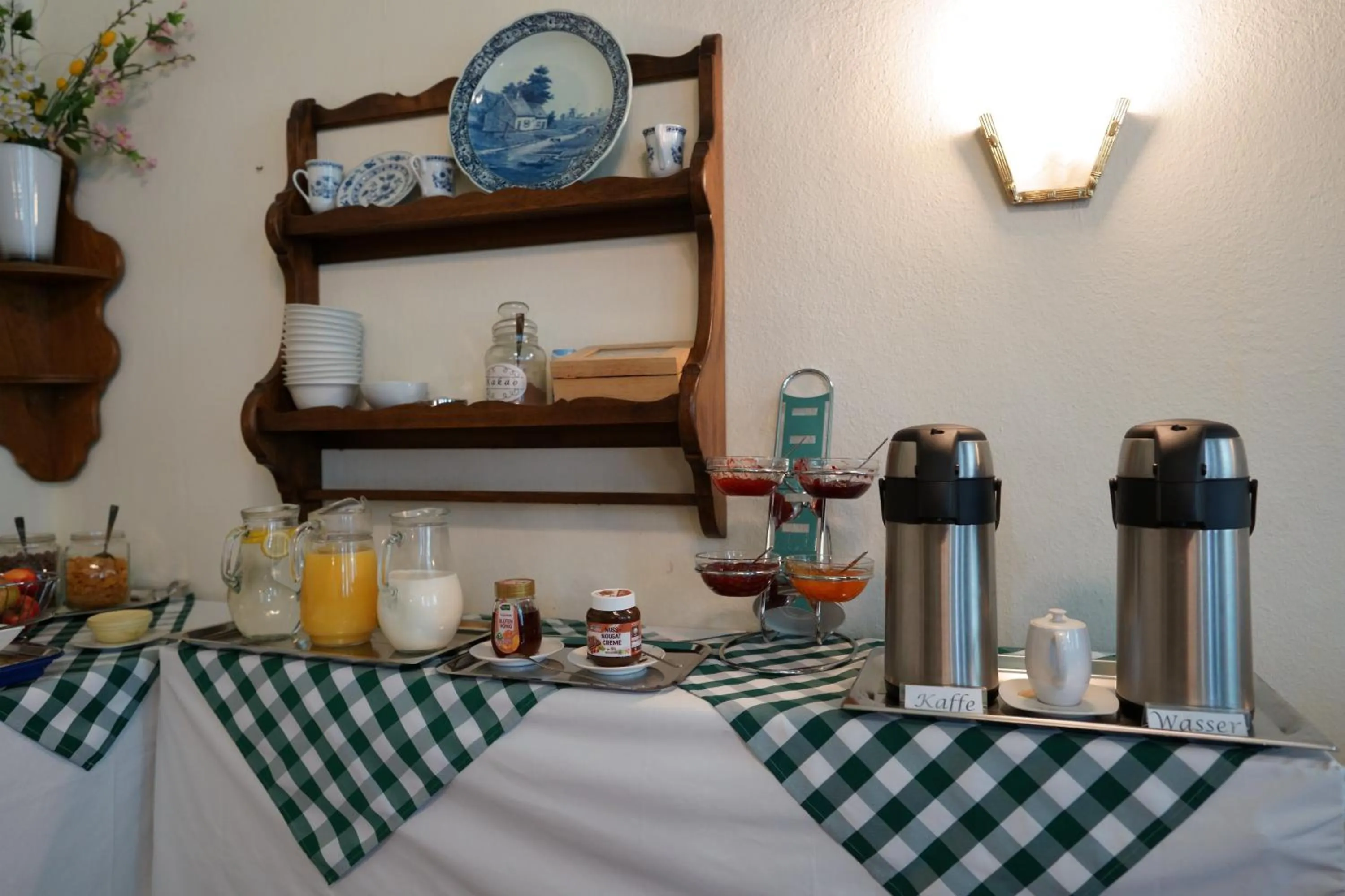 Buffet breakfast in Hotel Xantener Eck