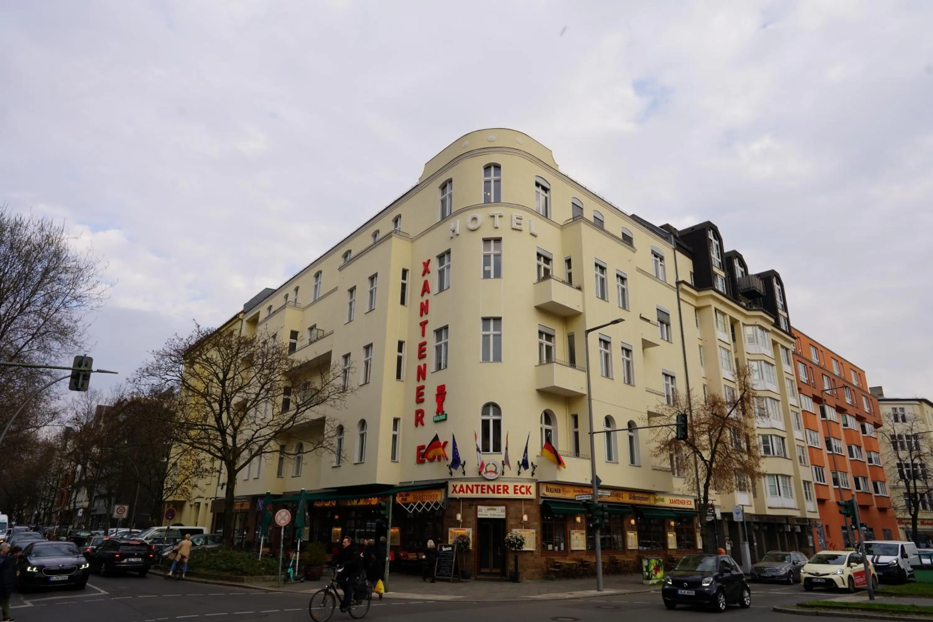 Property building in Hotel Xantener Eck