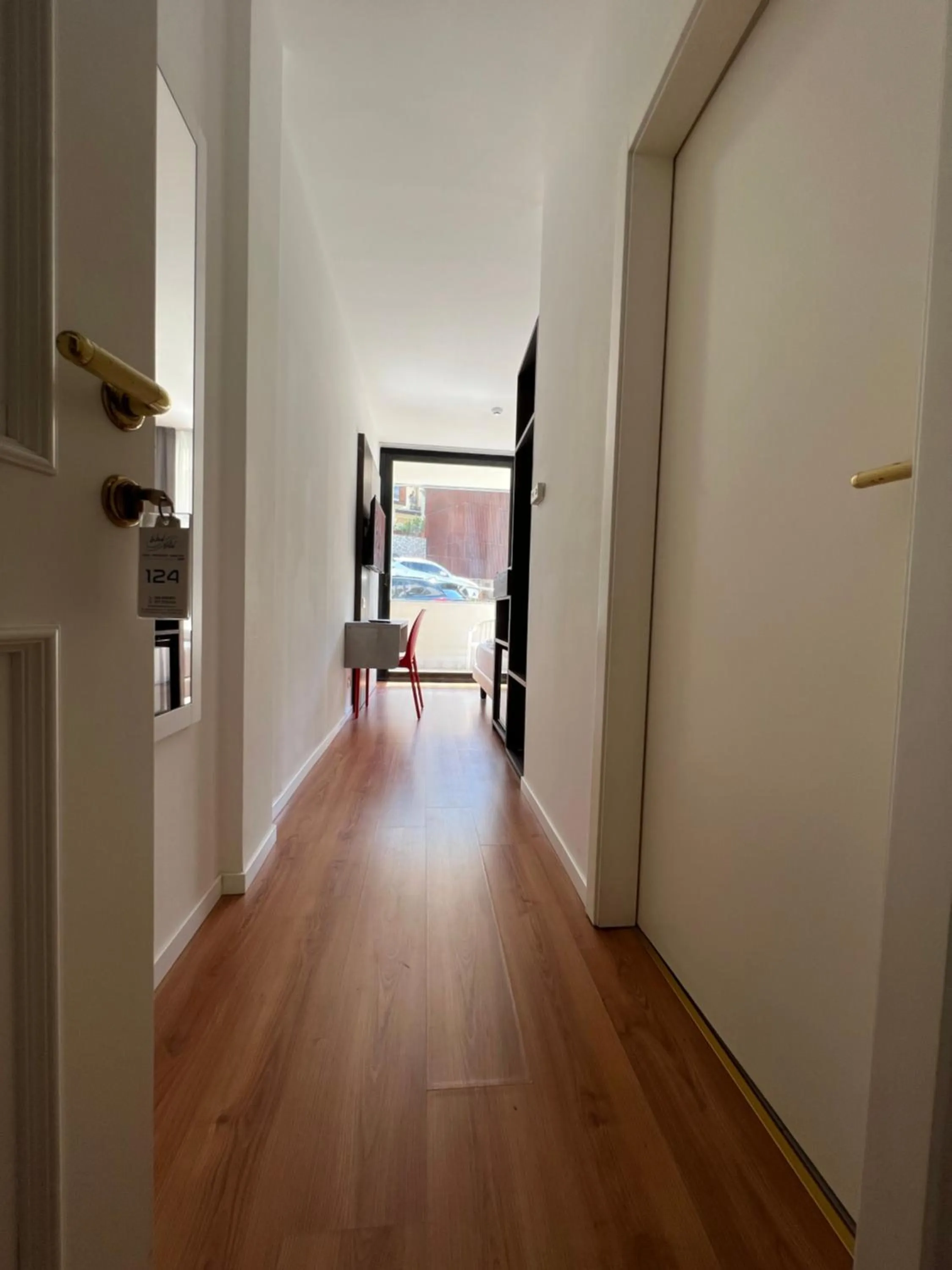 Bedroom, Bed in Wind Hotel