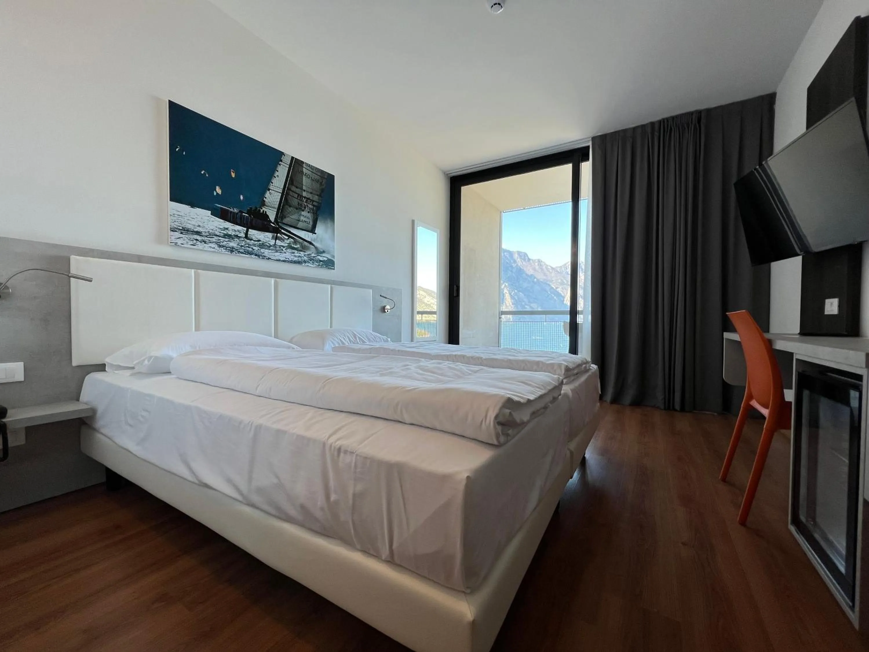 Bedroom, Bed in Wind Hotel