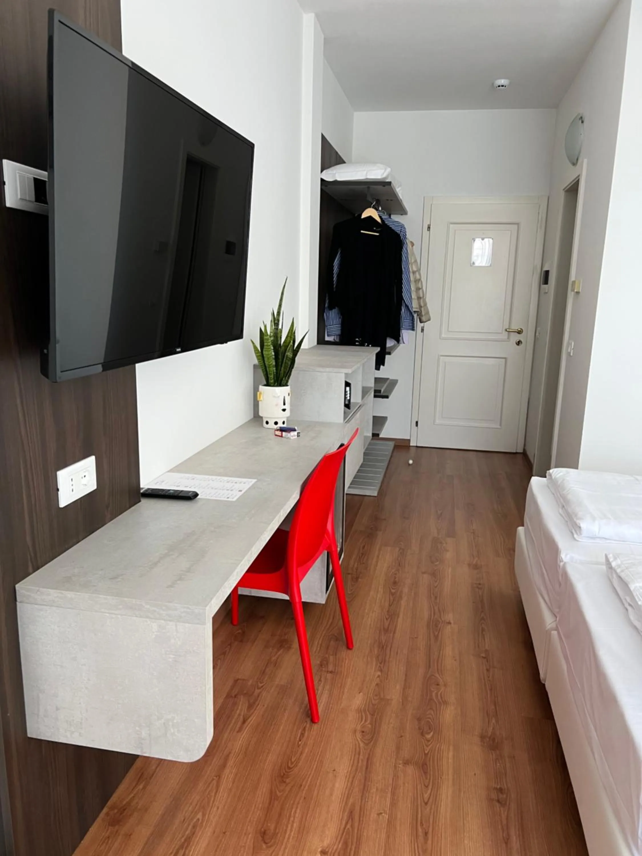 Bedroom, Bed in Wind Hotel