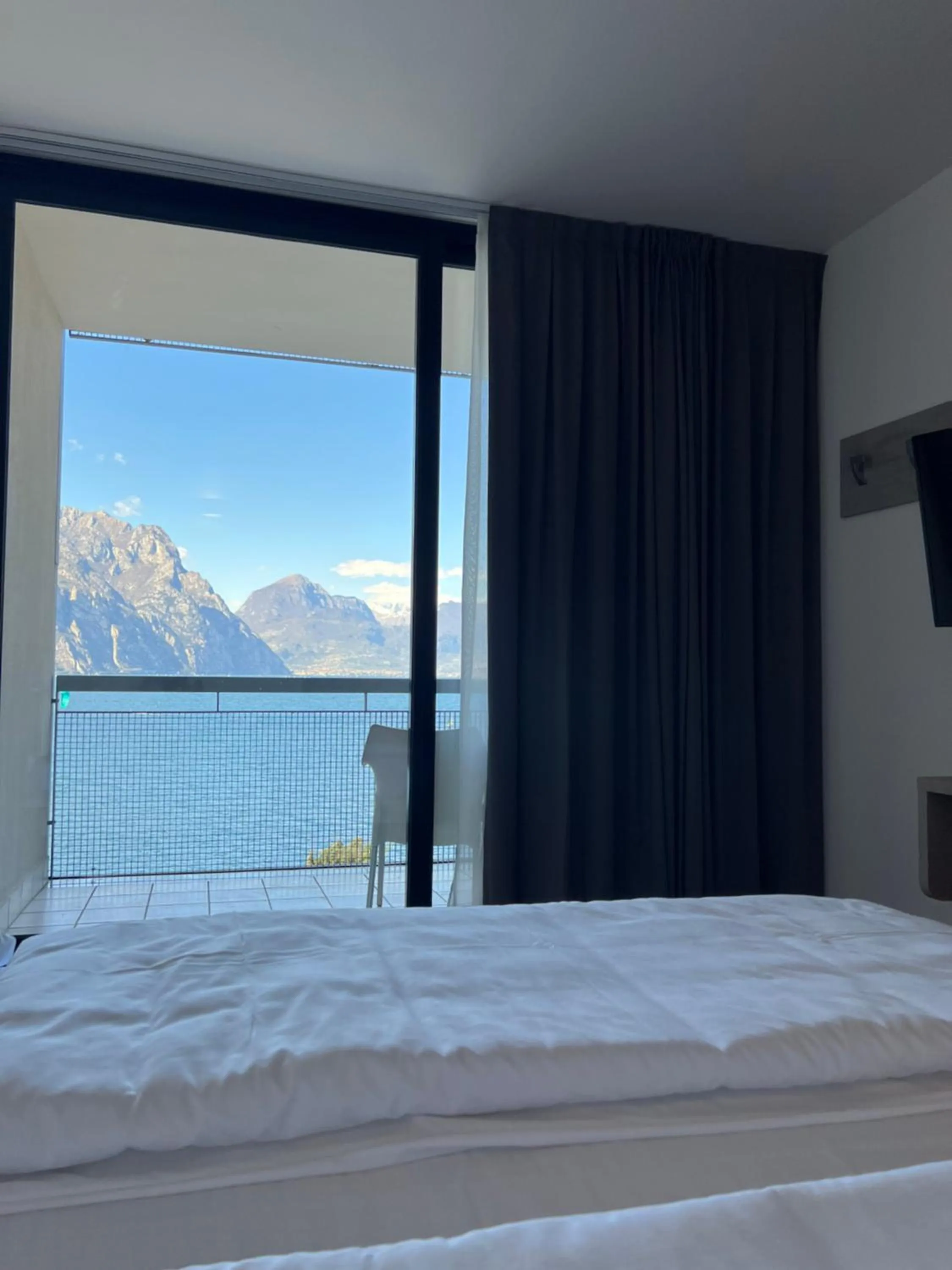 Bedroom, Bed in Wind Hotel