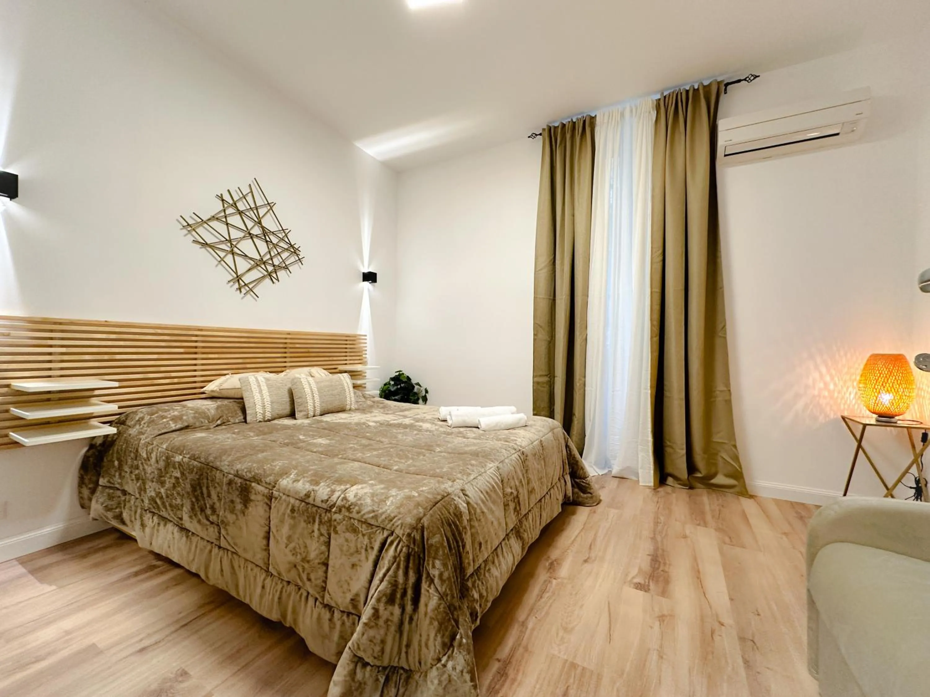 Bed in Colosseum Luxury Guest House