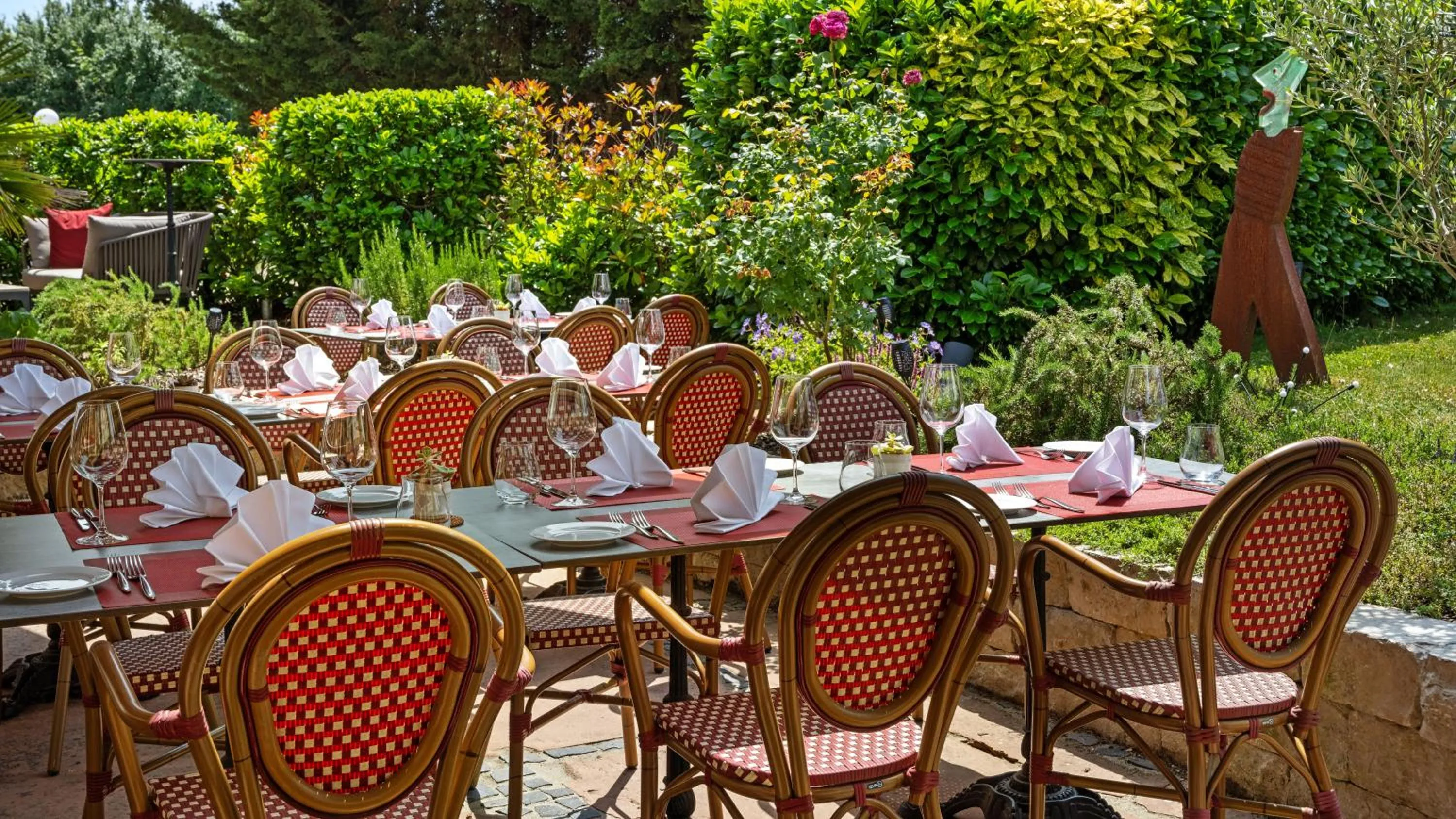 Restaurant/places to eat in Hotel Villa Medici