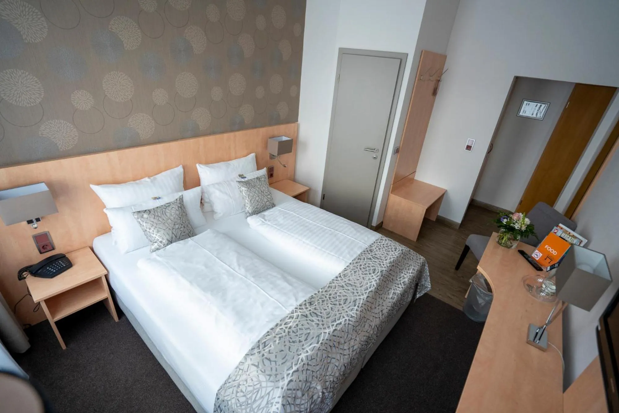 Bed in Hotel Stadt Lüdenscheid