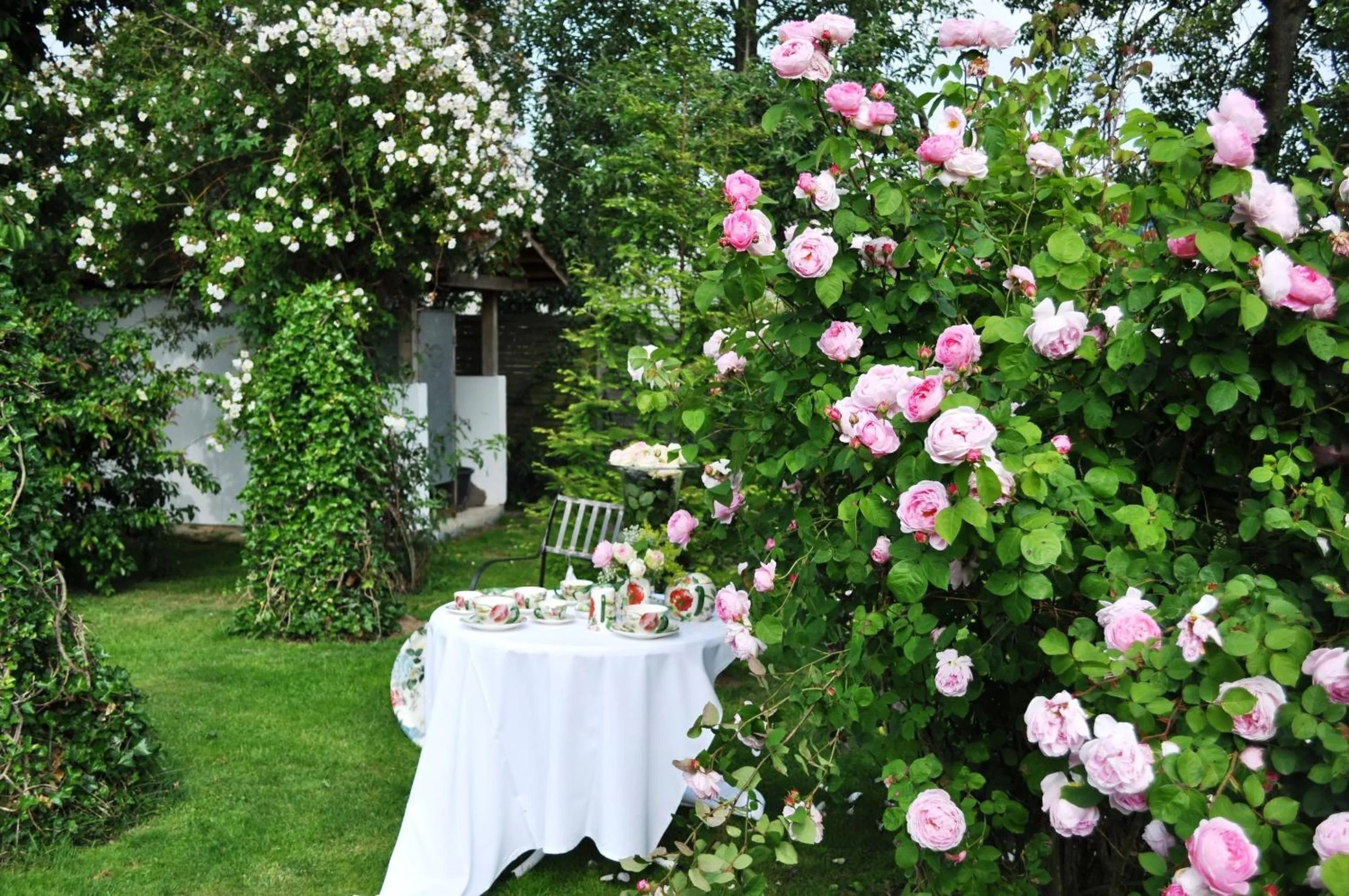 Garden in Romantik Hotel Zum Rosenhof