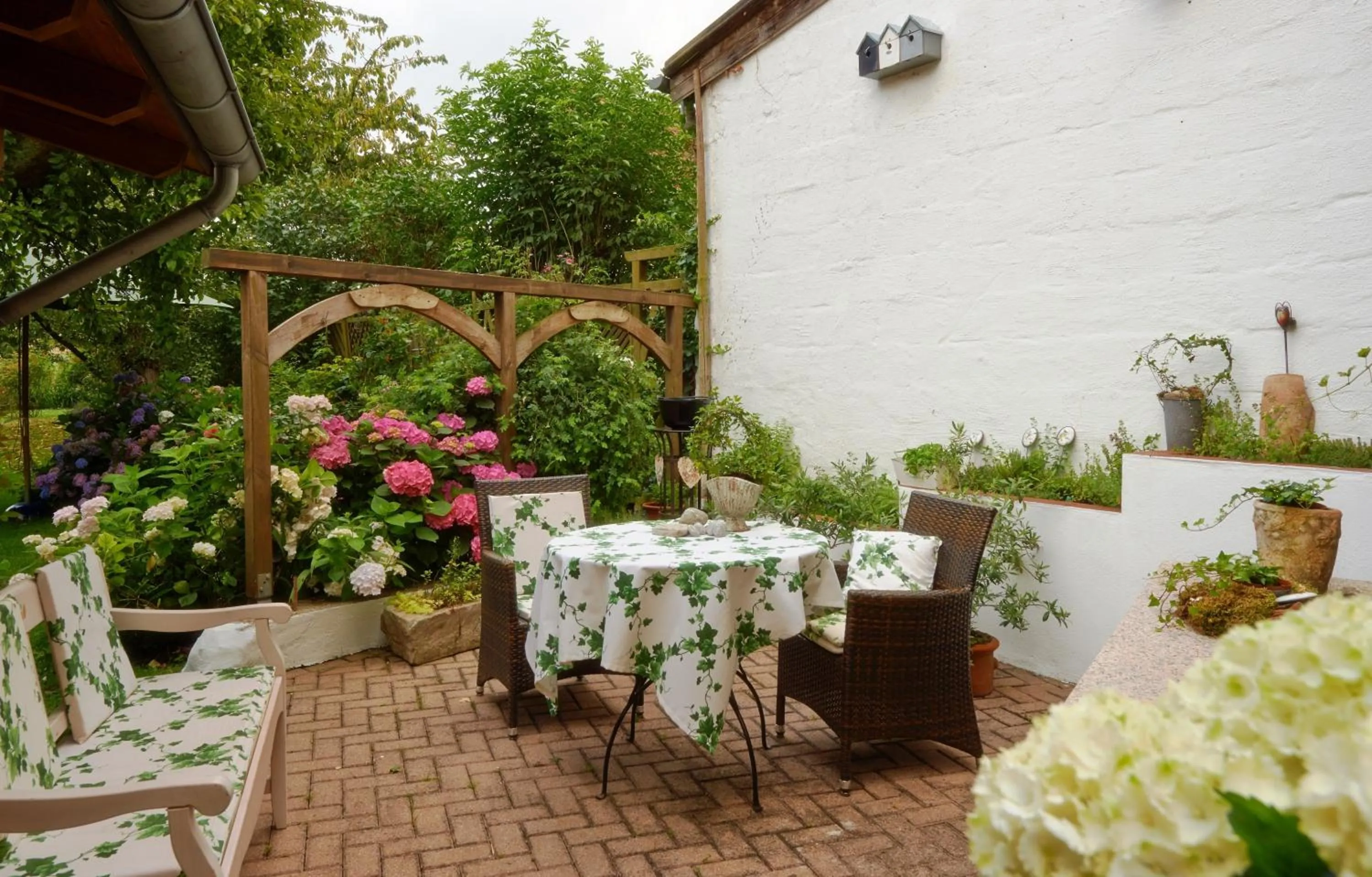 Garden in Romantik Hotel Zum Rosenhof