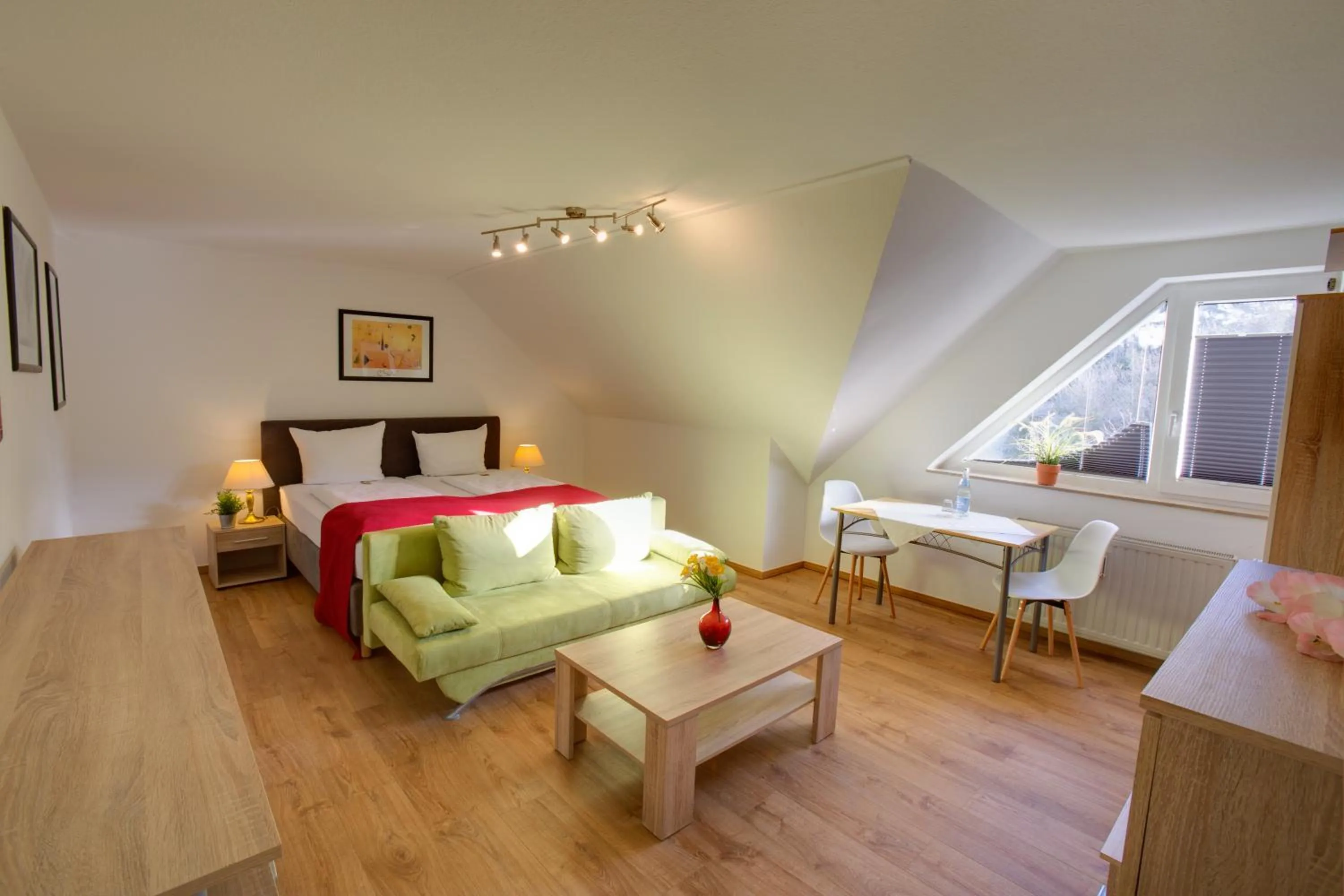 Bed in Hotel Leo Mühlhausen