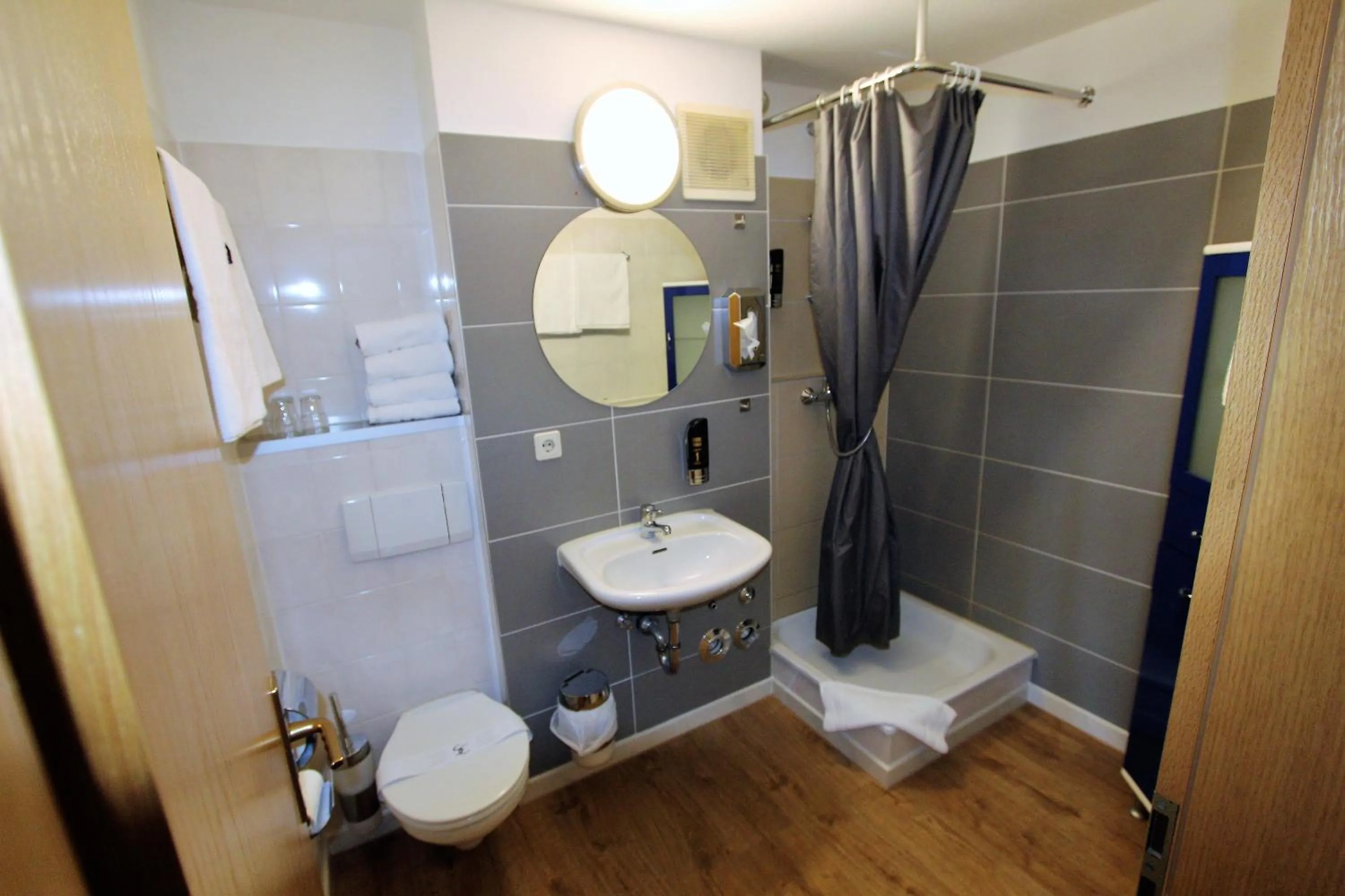 Bathroom in Hotel Leo Mühlhausen