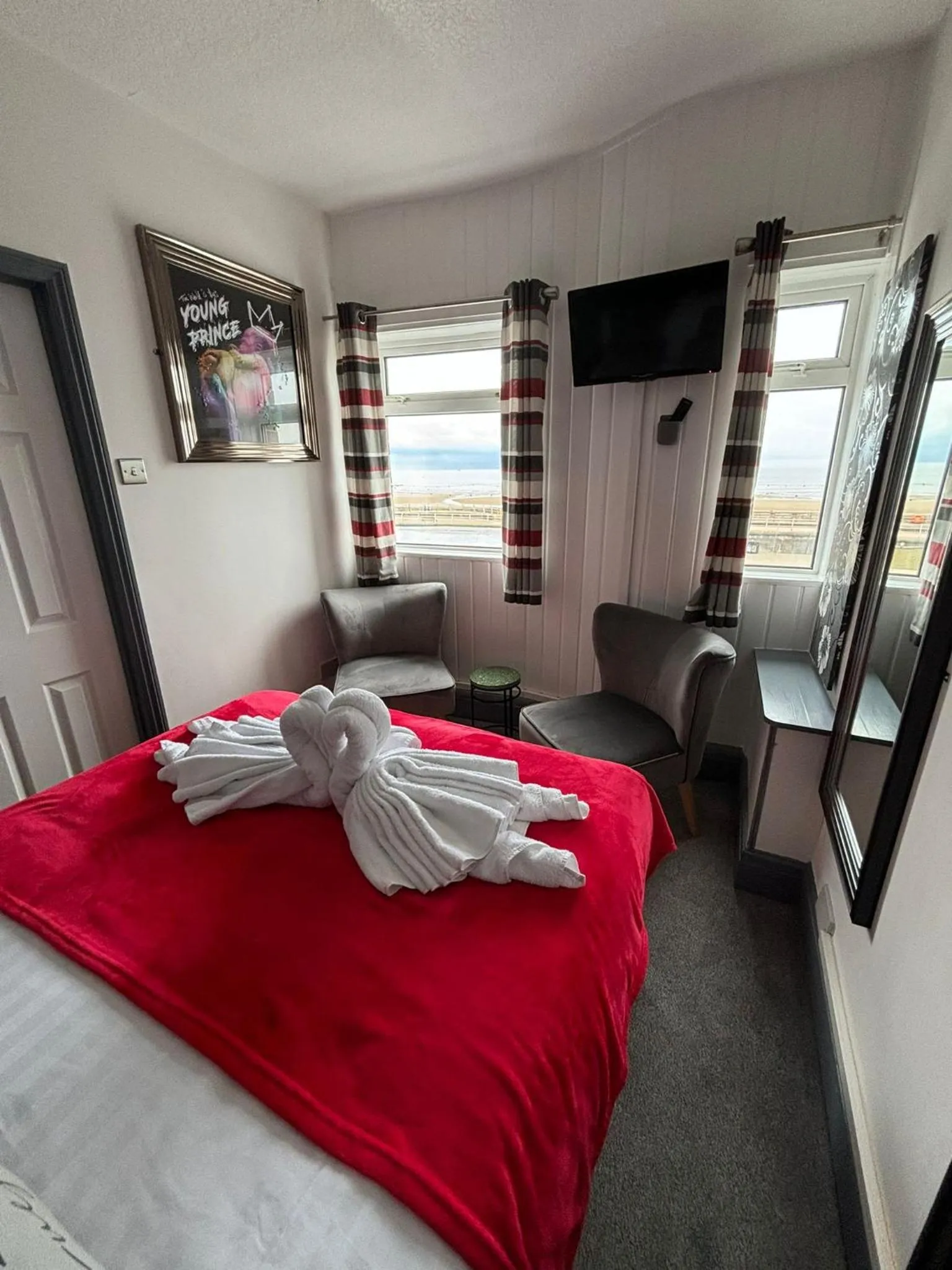 Bedroom, Bed in Kings Boutique Hotel