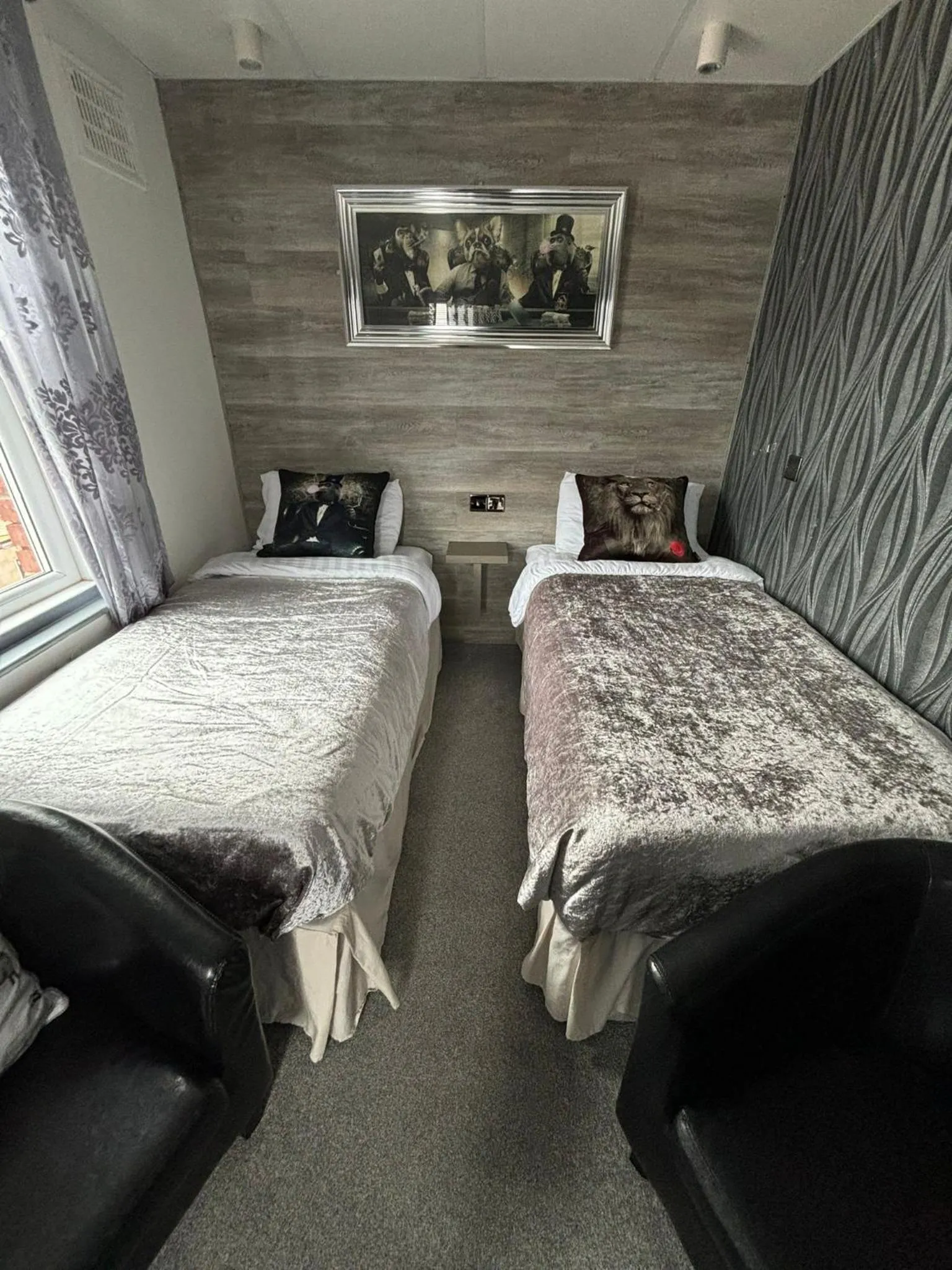 Bedroom, Bed in Kings Boutique Hotel