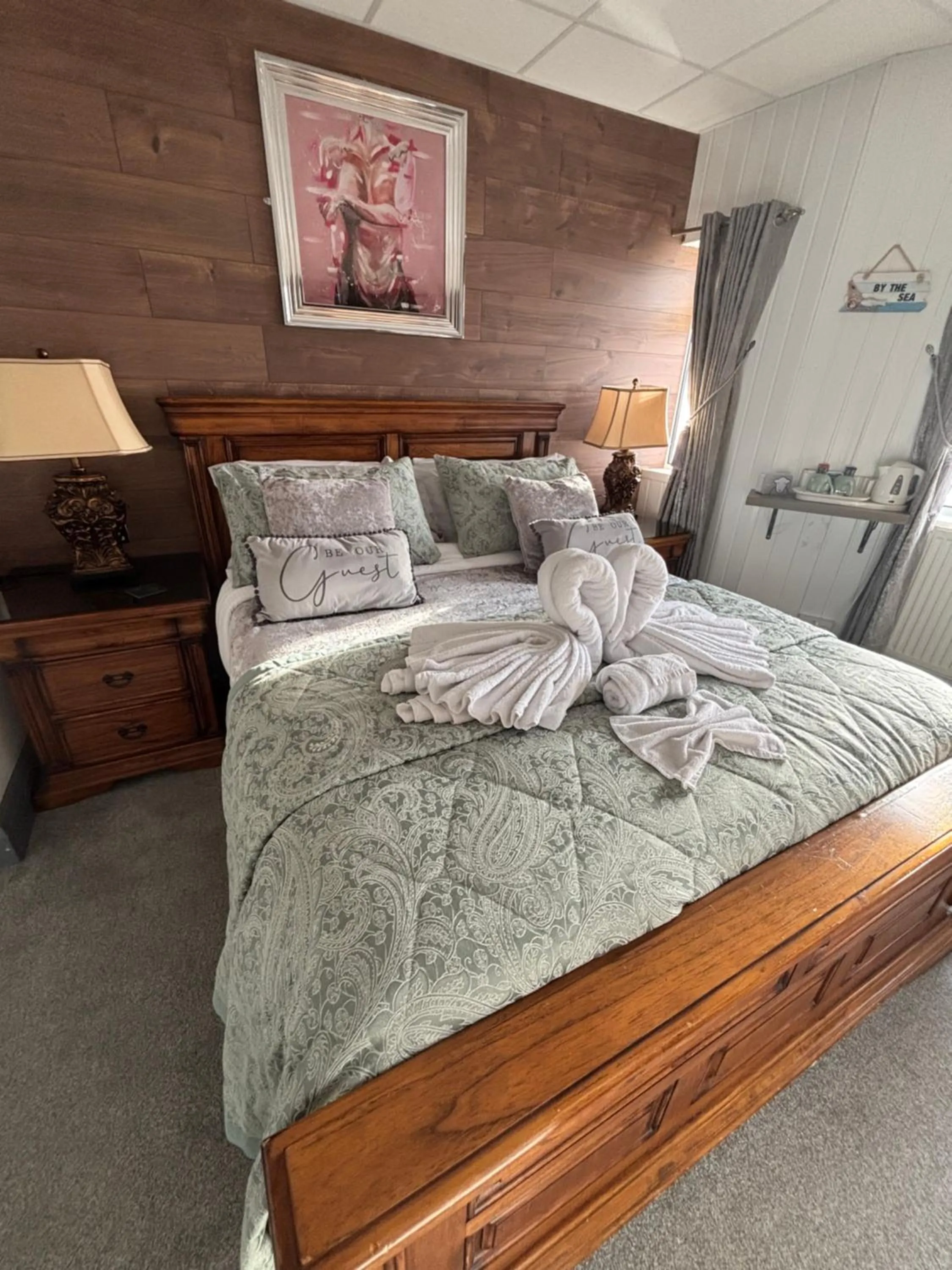 Bed in Kings Boutique Hotel