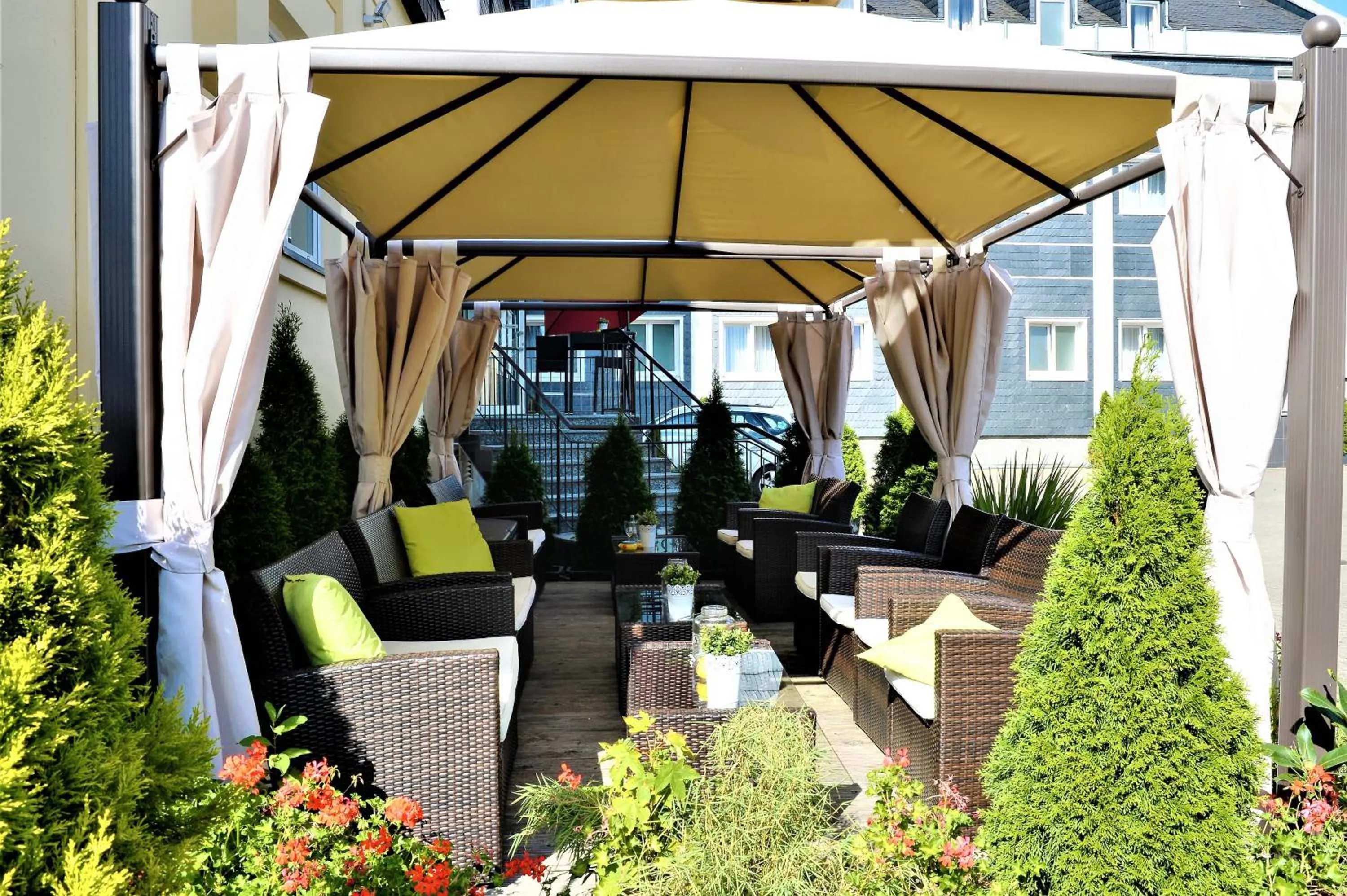 Spring in Ascot Hotel