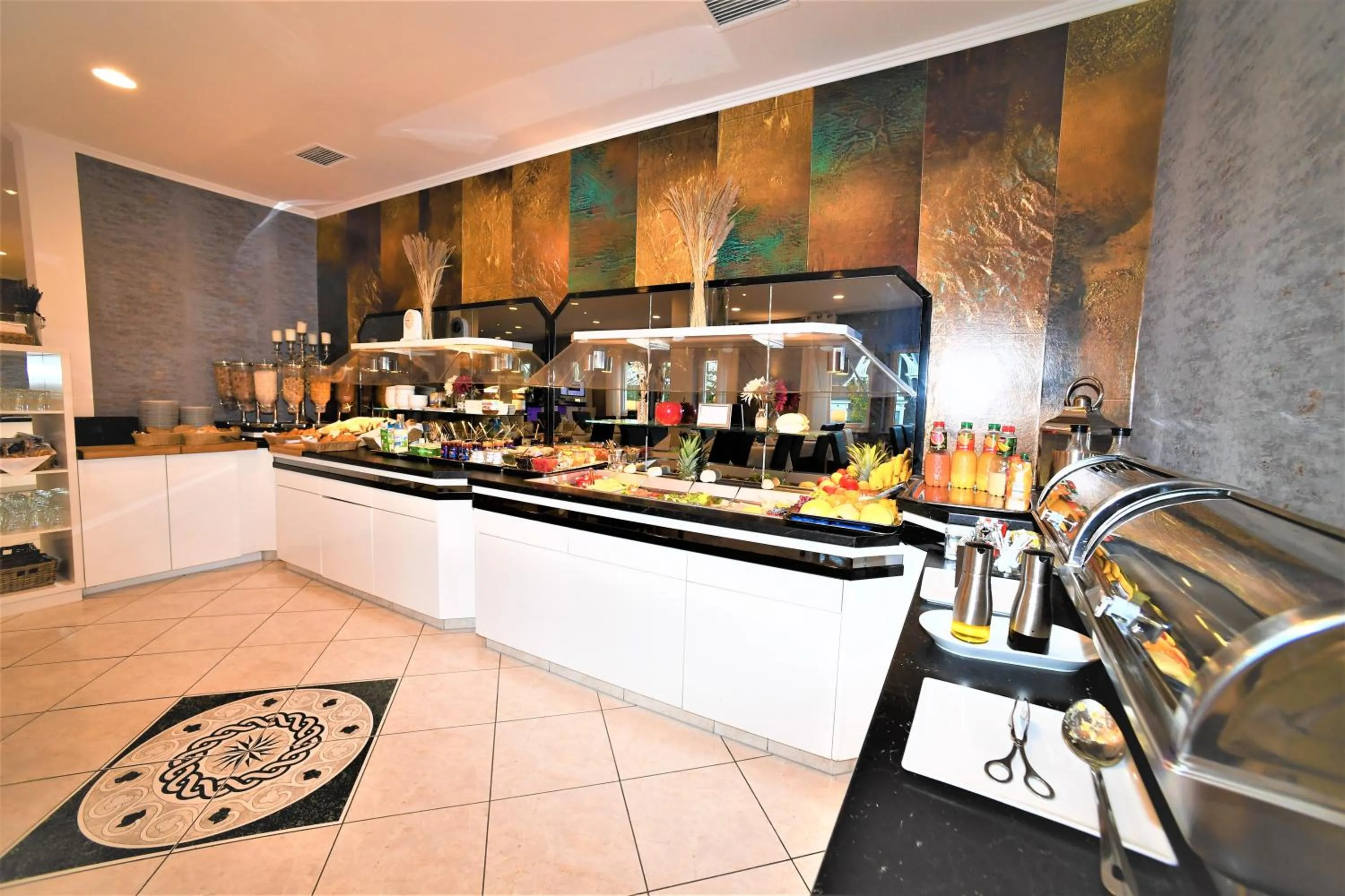 Buffet breakfast in Ascot Hotel