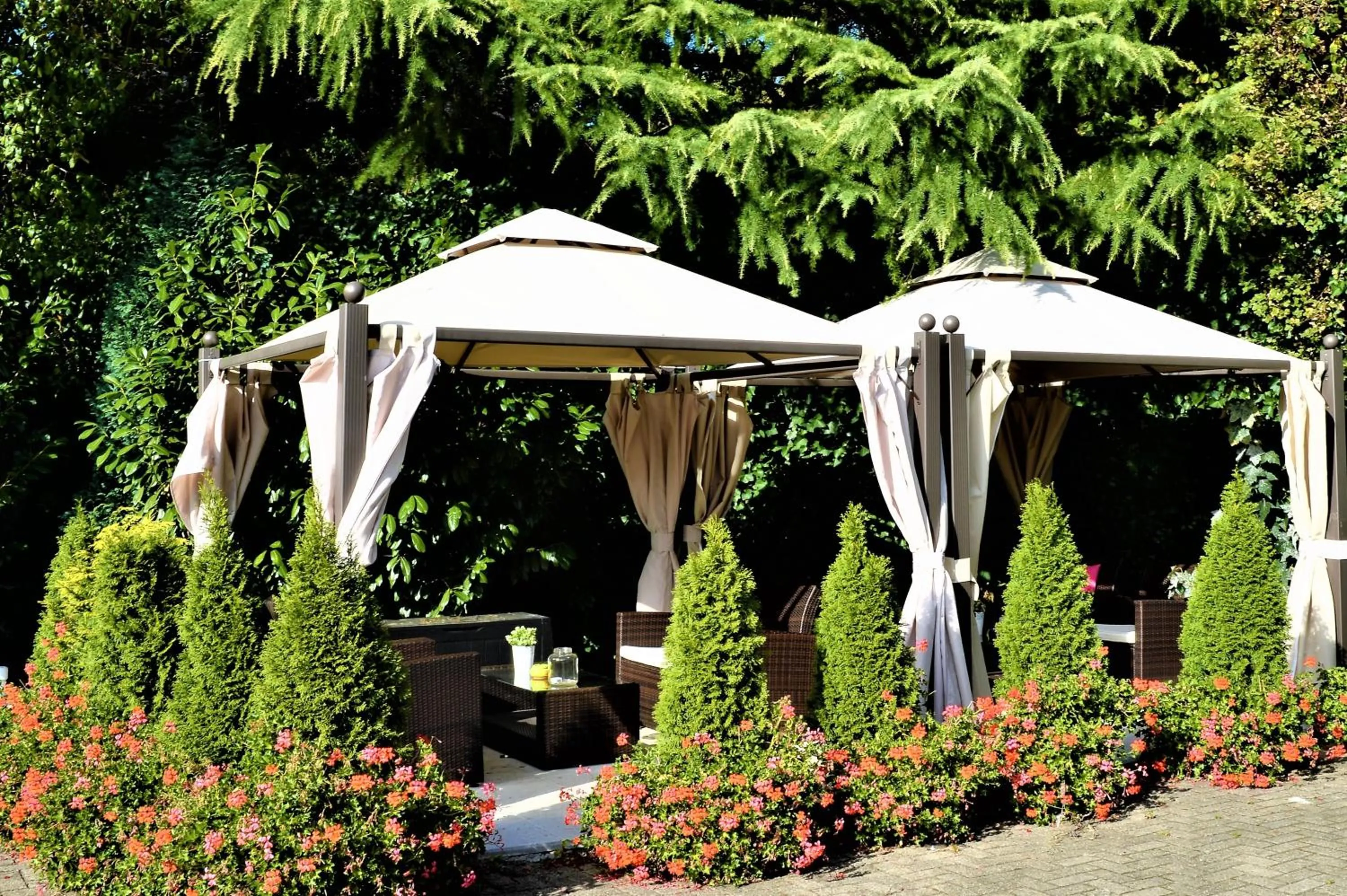 Spring in Ascot Hotel