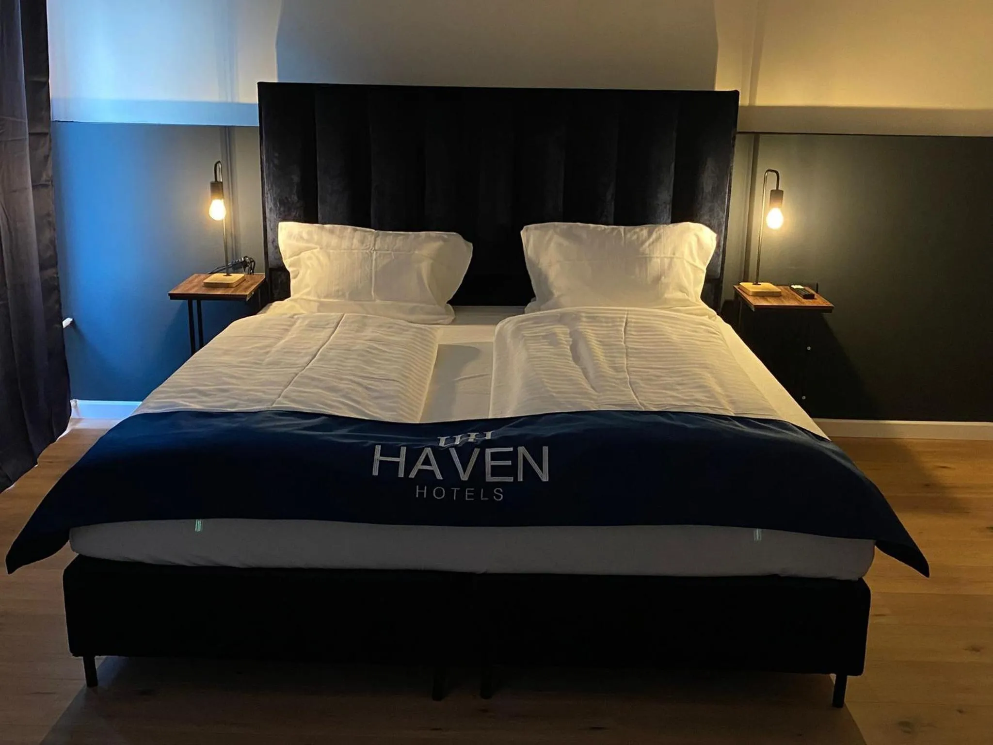 Bedroom, Bed in Haven Hotel - Wuppertal