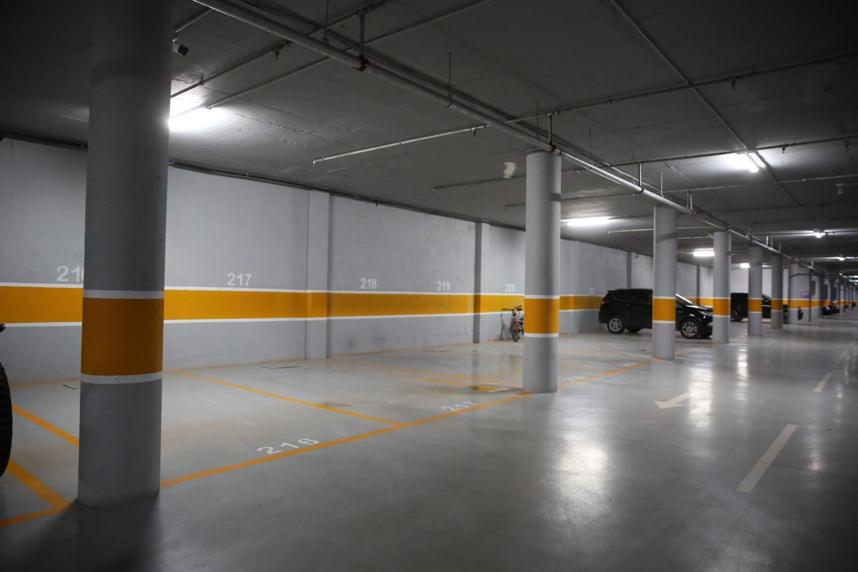 Parking in Habitat Hotel Tirana