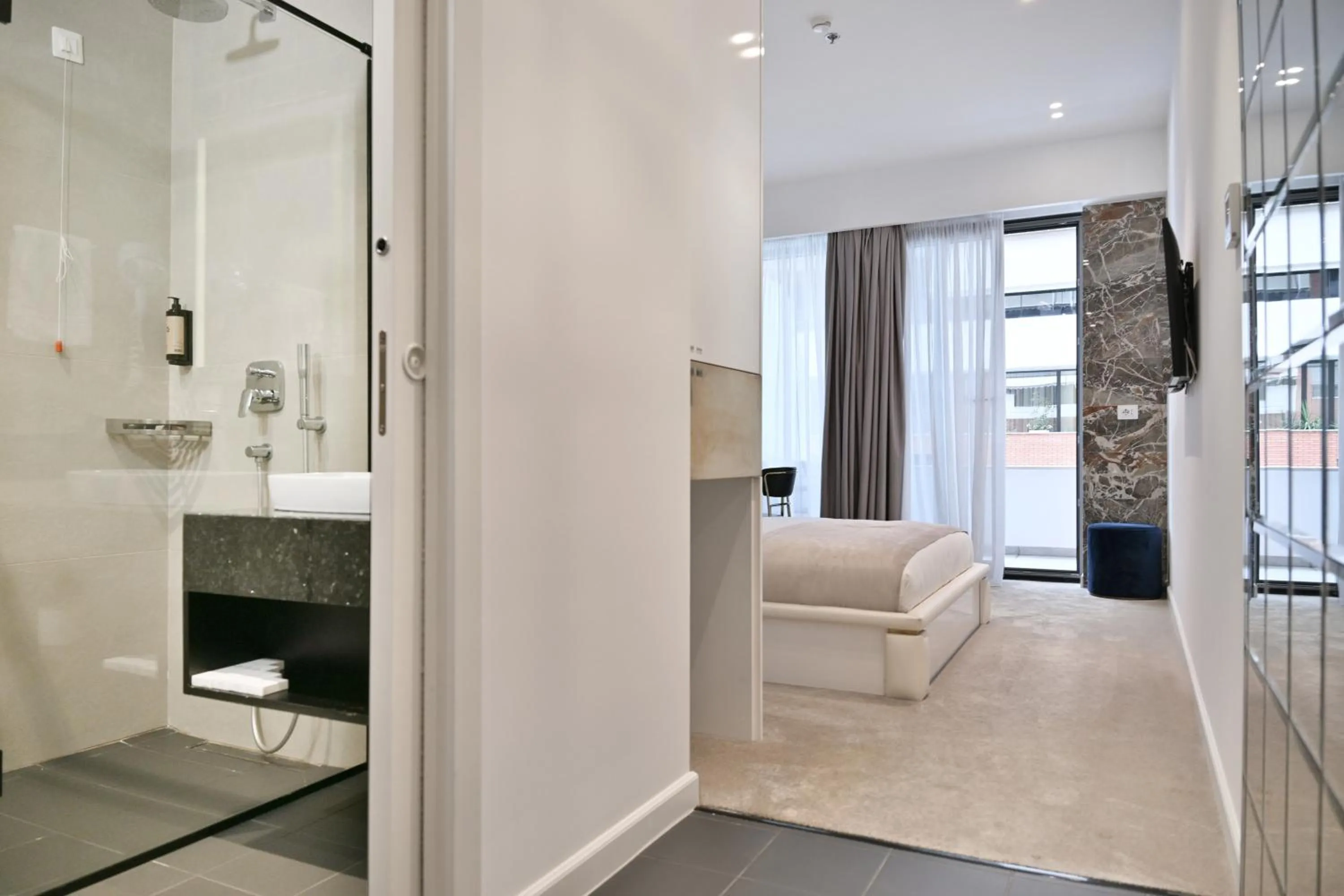 Toilet in Habitat Hotel Tirana