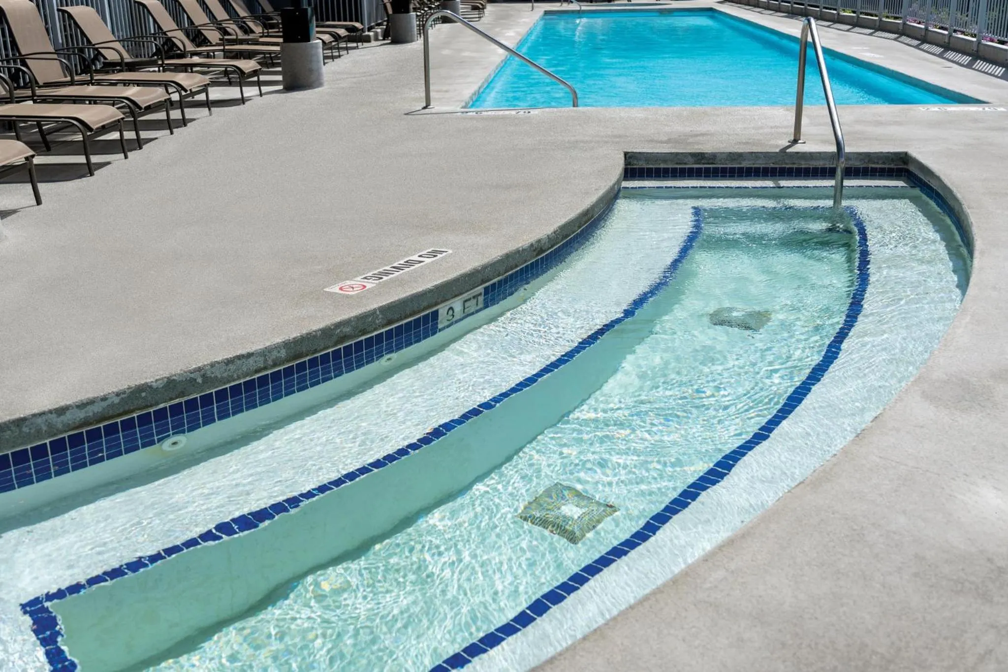 Swimming pool in WorldMark Victoria