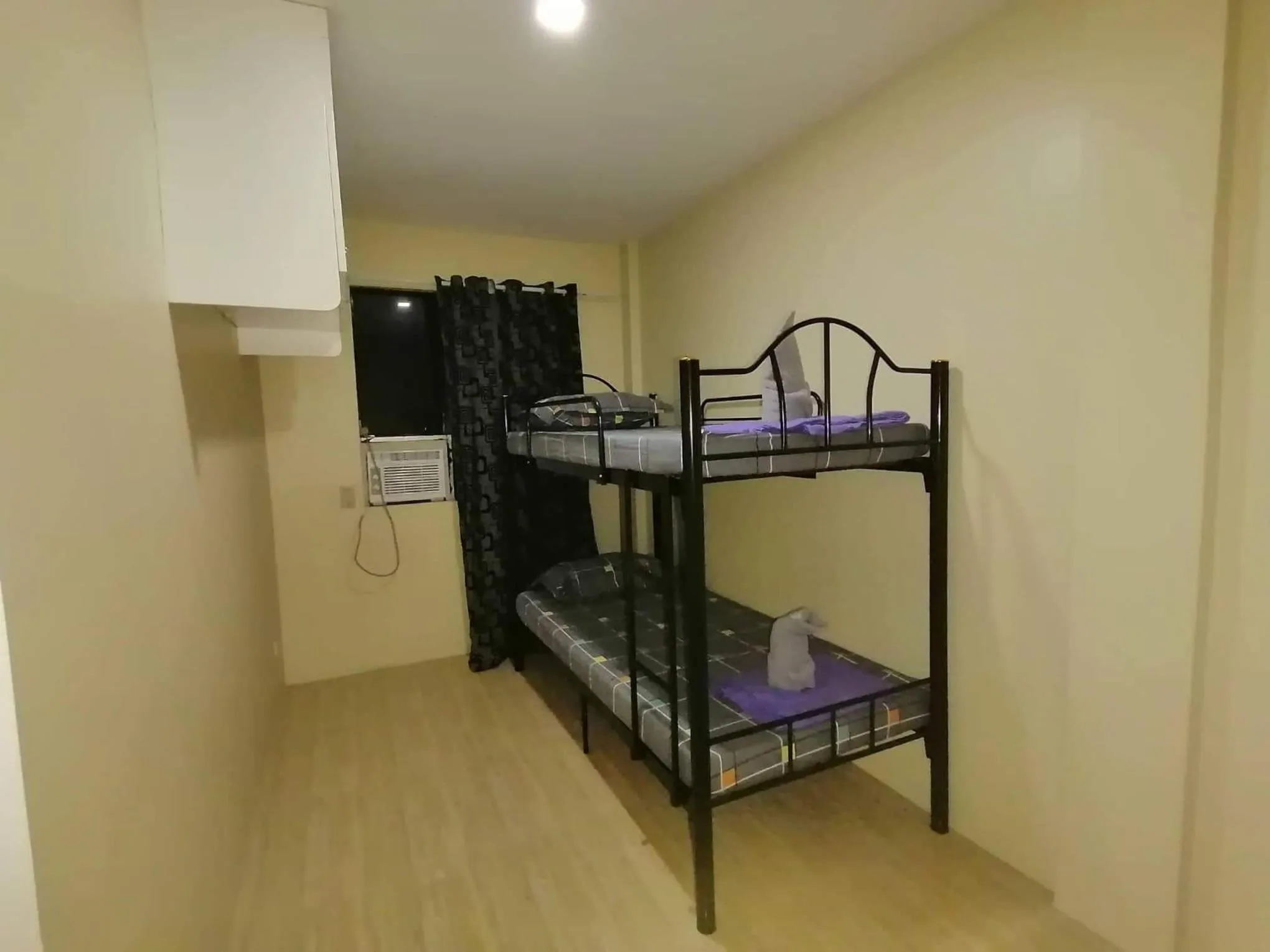 bunk bed, Bed in 2020 Travelers Inn