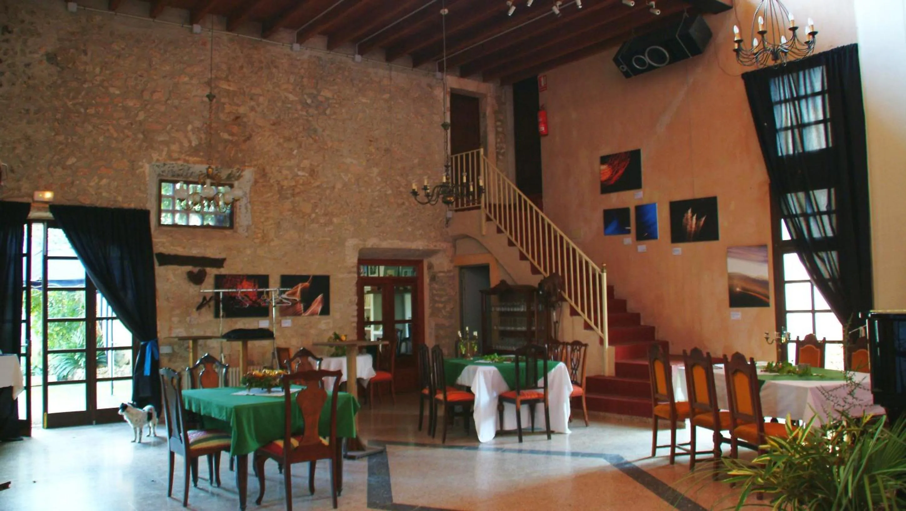 Restaurant/places to eat in Son Baulo