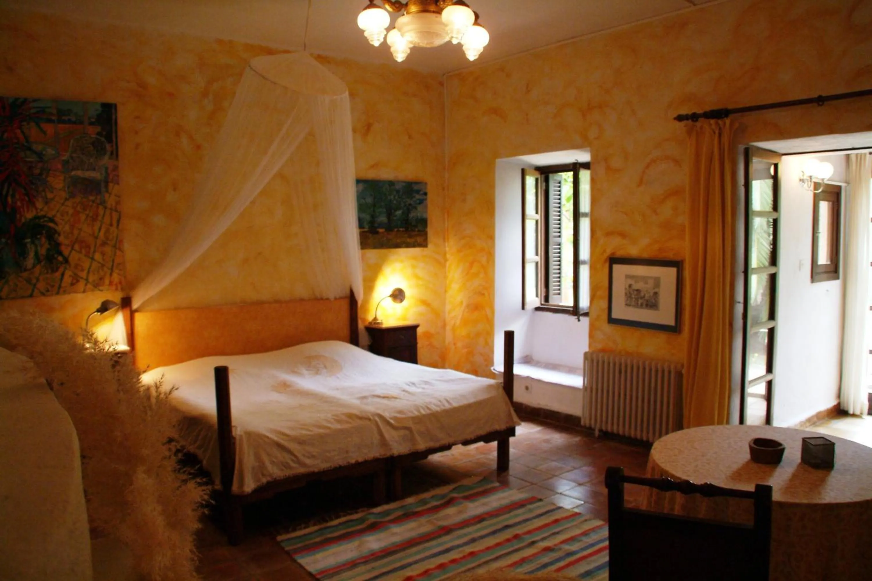 Day, Bed in Son Baulo