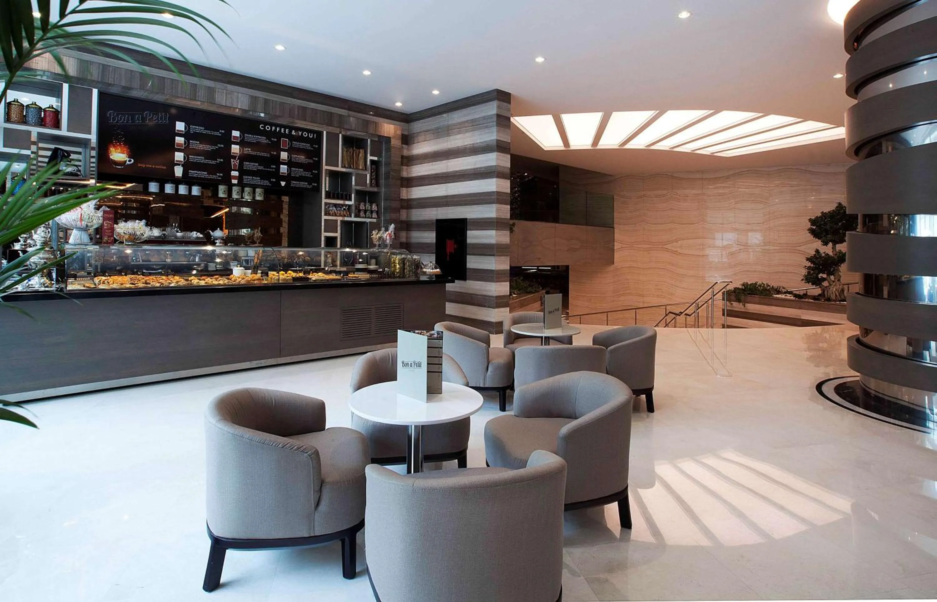 Lounge or bar in Radisson Blu Hotel, Istanbul Sisli