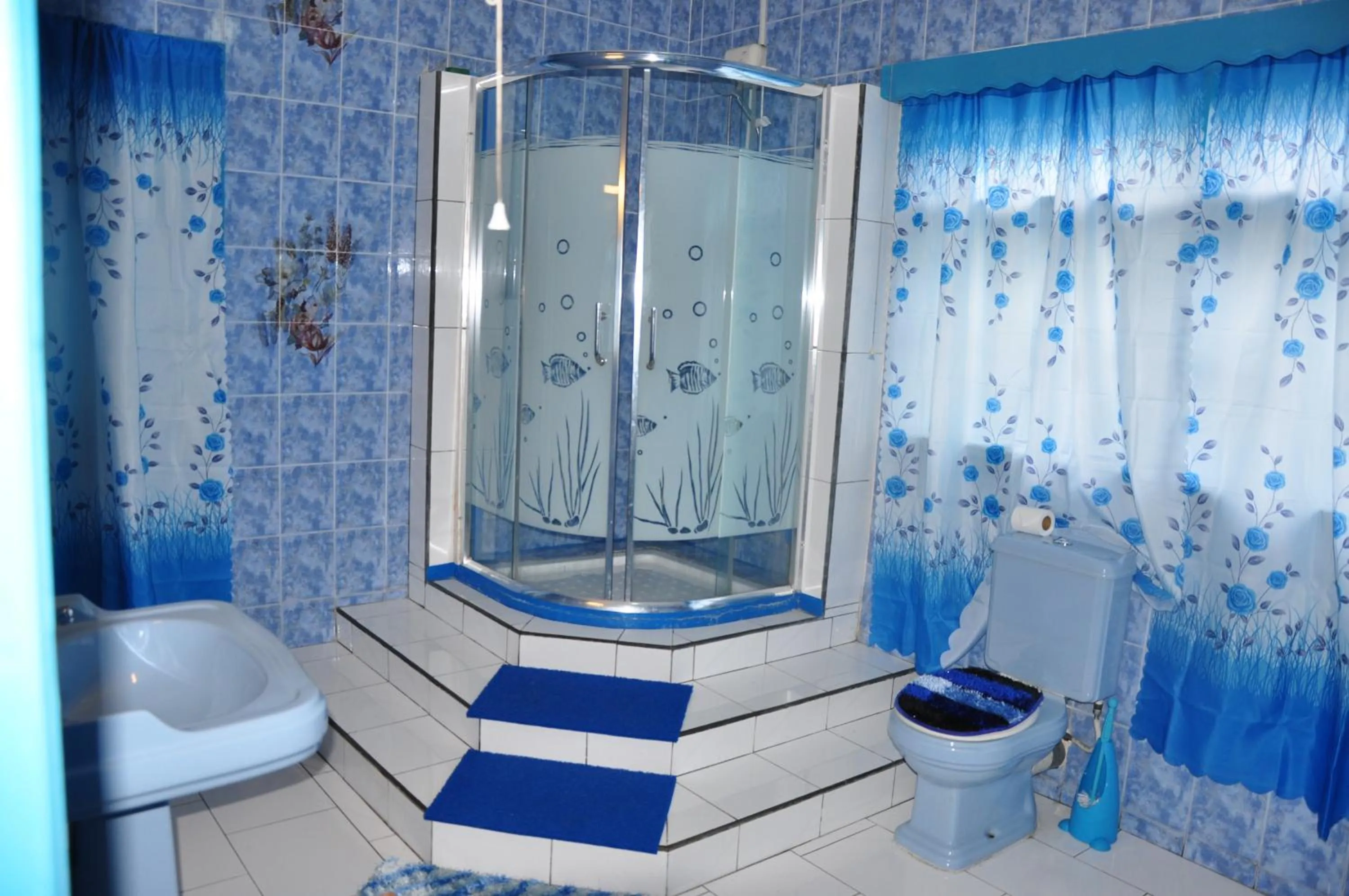 Bathroom in Le Chateau Bleu