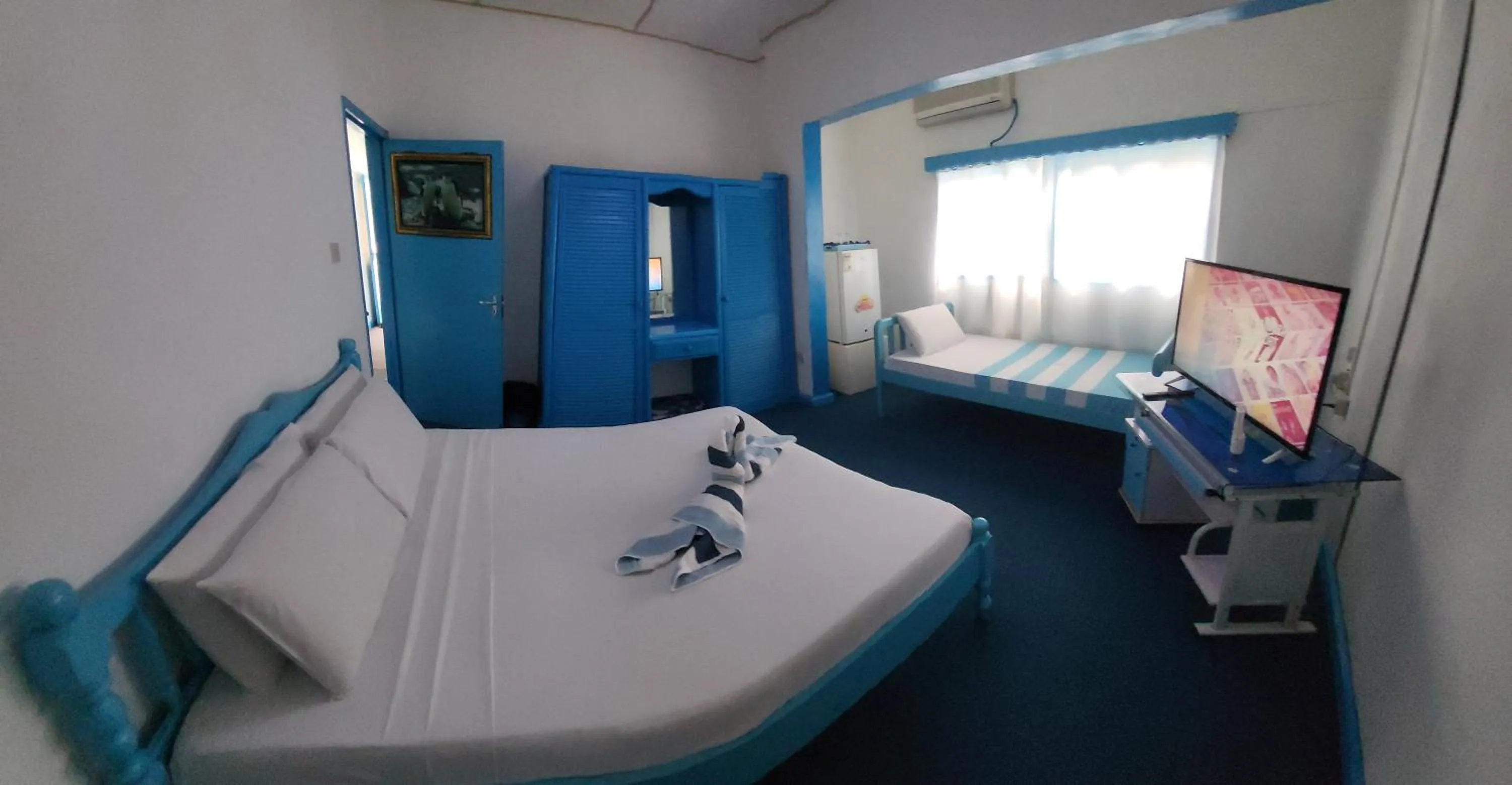 TV and multimedia, Bed in Le Chateau Bleu