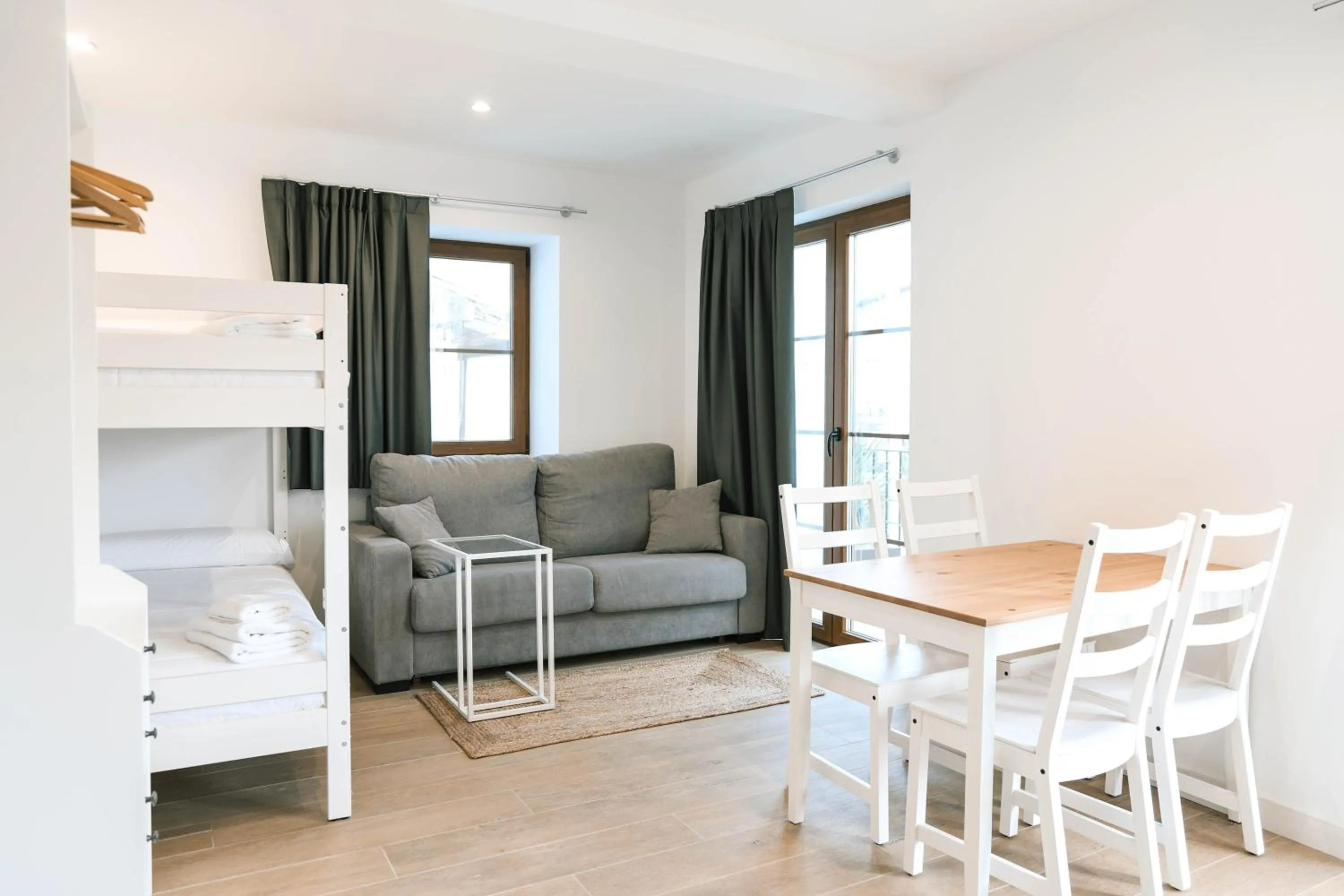 Living room, Bed in Jardines Villaverde