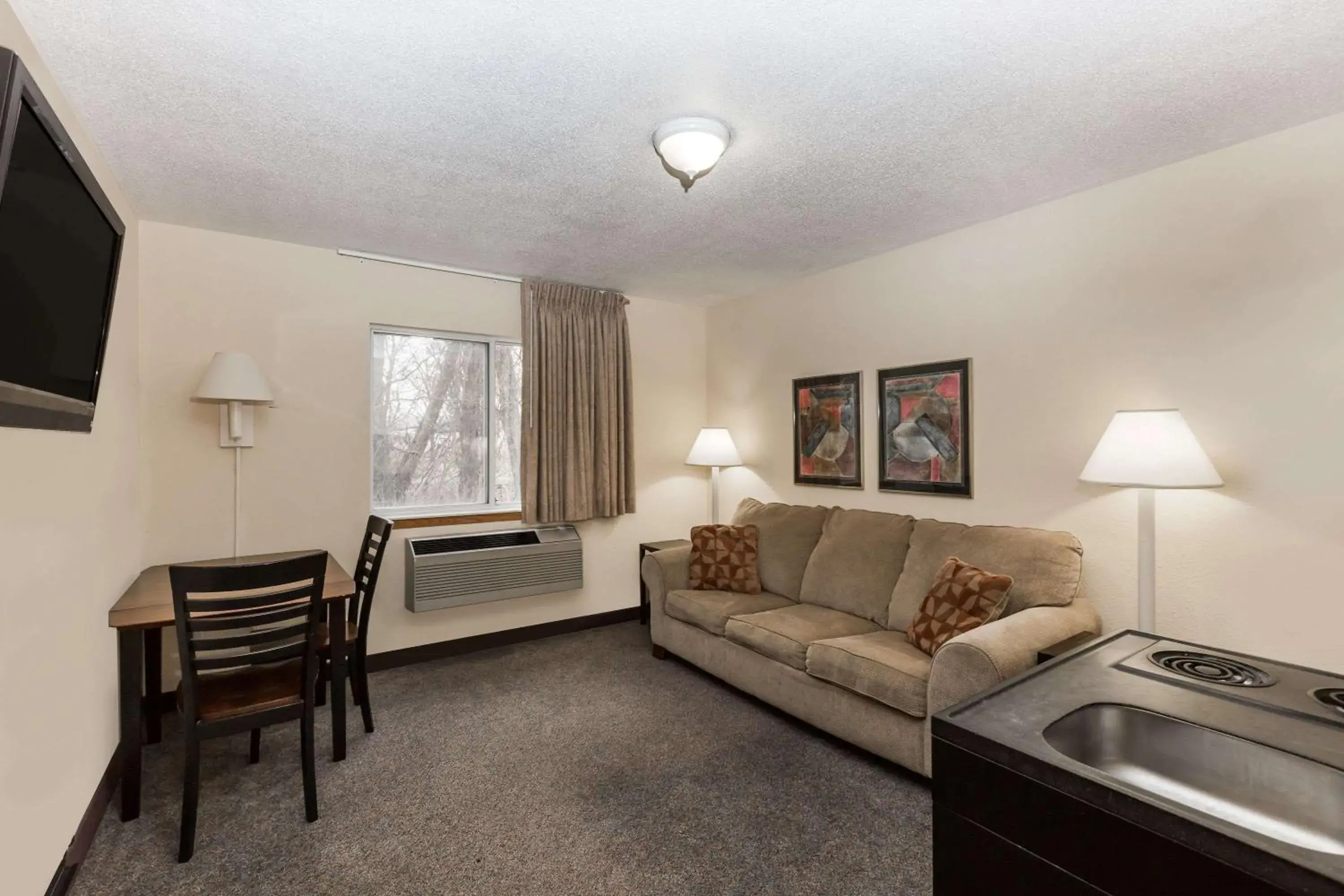 Studio Suite with Two Queen Beds - Non-Smoking in Days Inn by Wyndham Atlantic Studio Suite with Two Queen Beds - Non-Smoking in Days Inn by Wyndham Atlantic