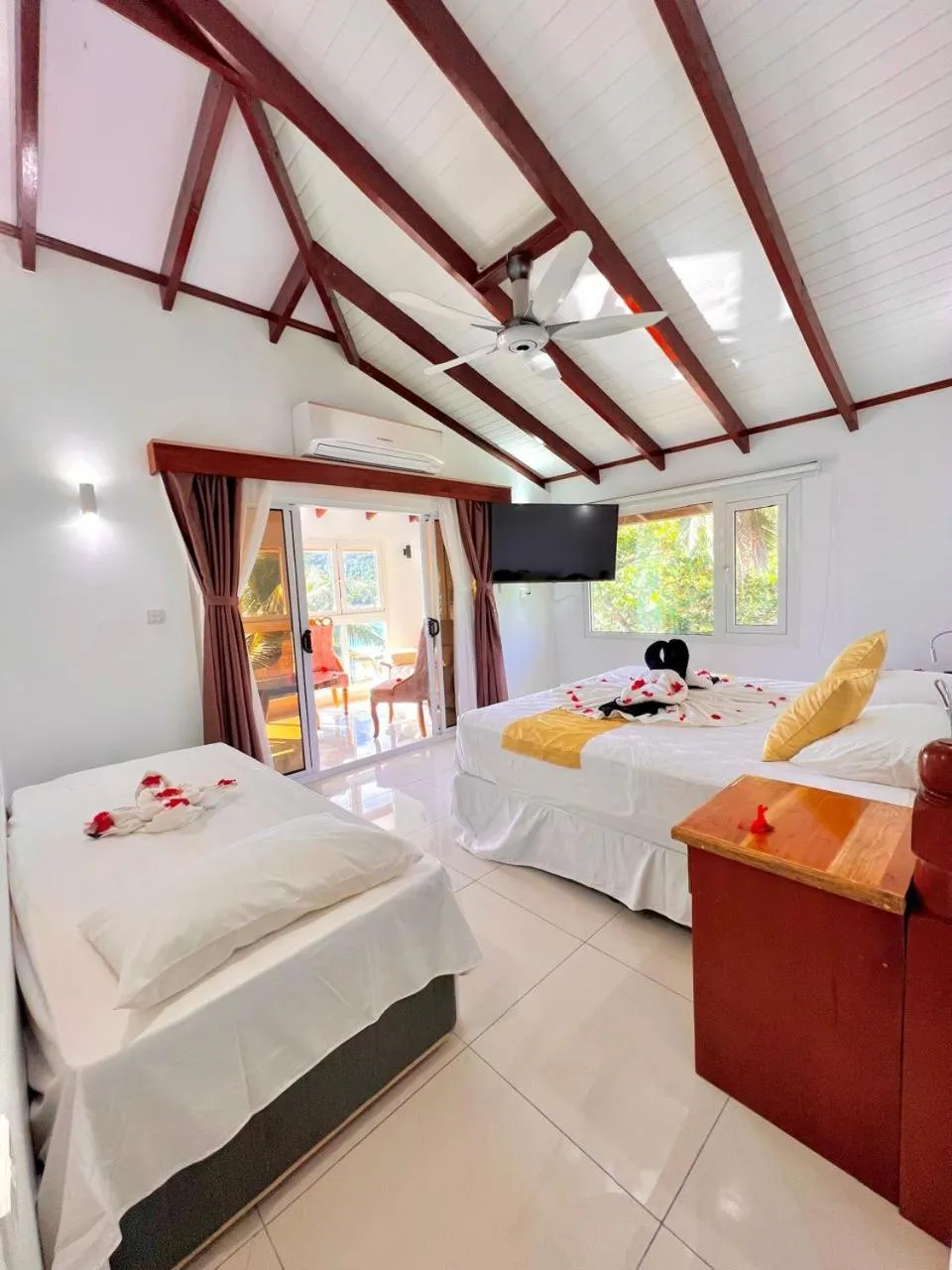 Bedroom, Bed in Villa Chez Batista