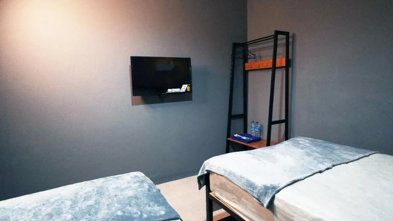 Bed in Hostel 18 Pasangan Butuh Surat Nikah