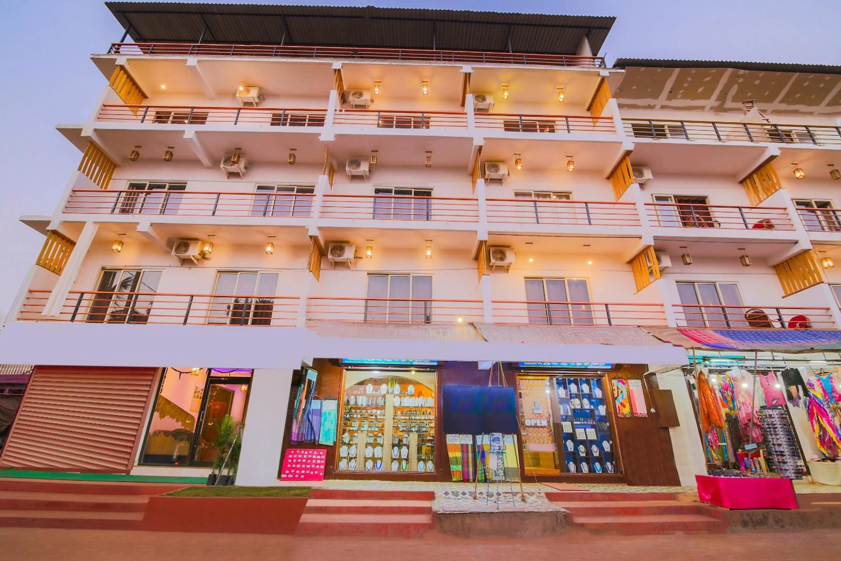 Facade/entrance in Hotel O Padma